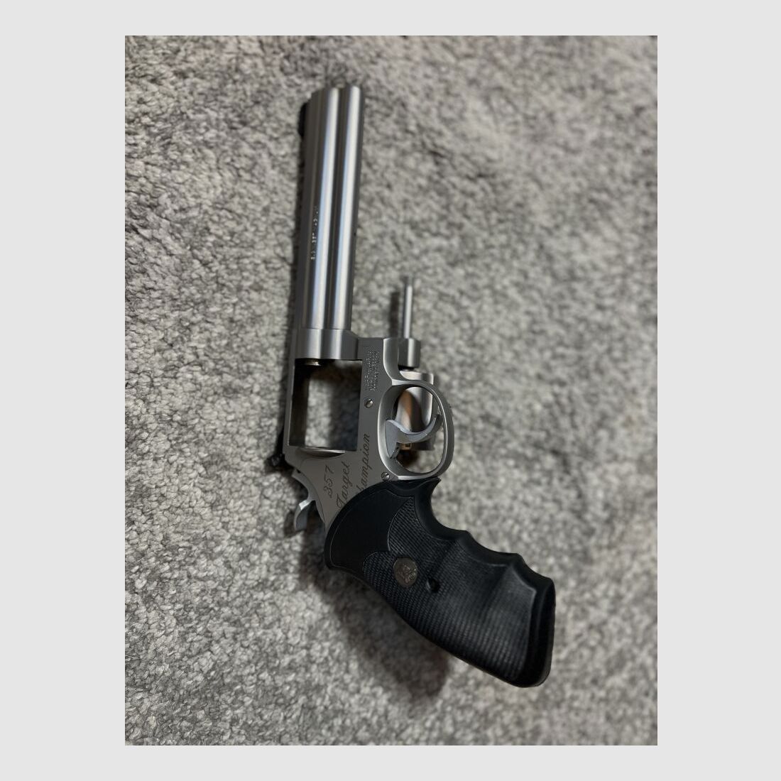 Smith&wesson 686/3 6zoll Brushed Stainless. Target Champion