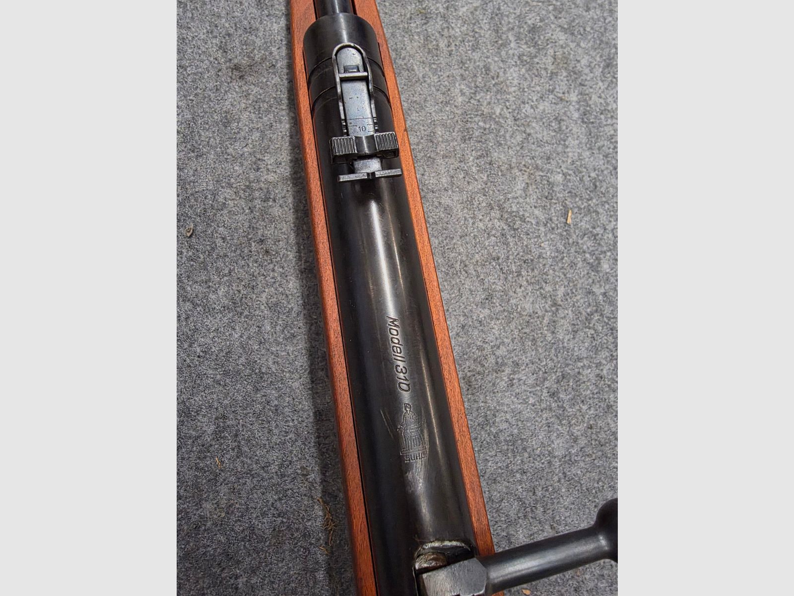 Special version with only 2 screw fastening and short length Haenel 310 with standard trigger repeater Kirmes 4.4 mm air rifle