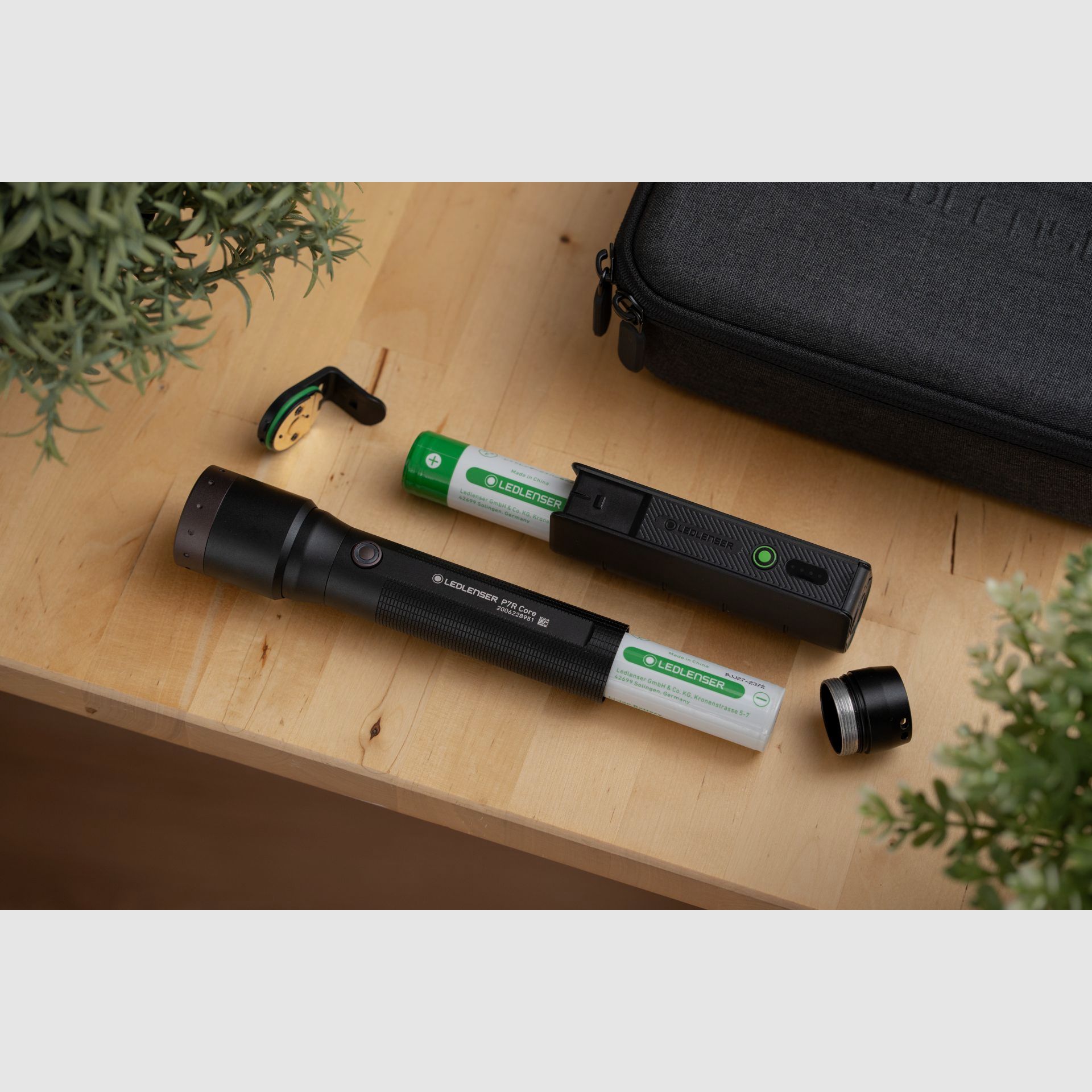 Ledlenser 502511 Powerbank Flex5 6in1 zum Aufladen mobiler Geräte