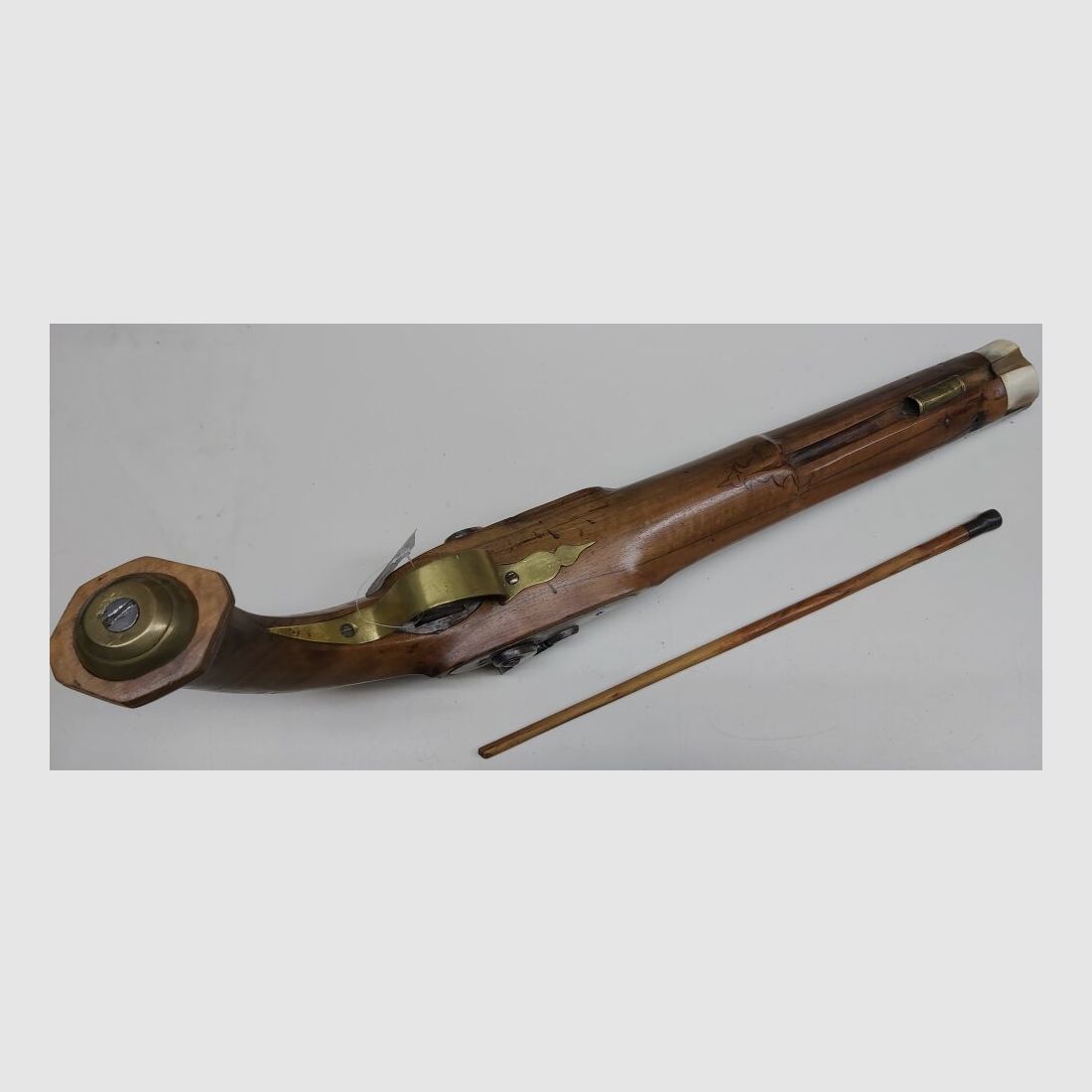 F.C. Nabholt in Regensburg double-barreled percussion pistol