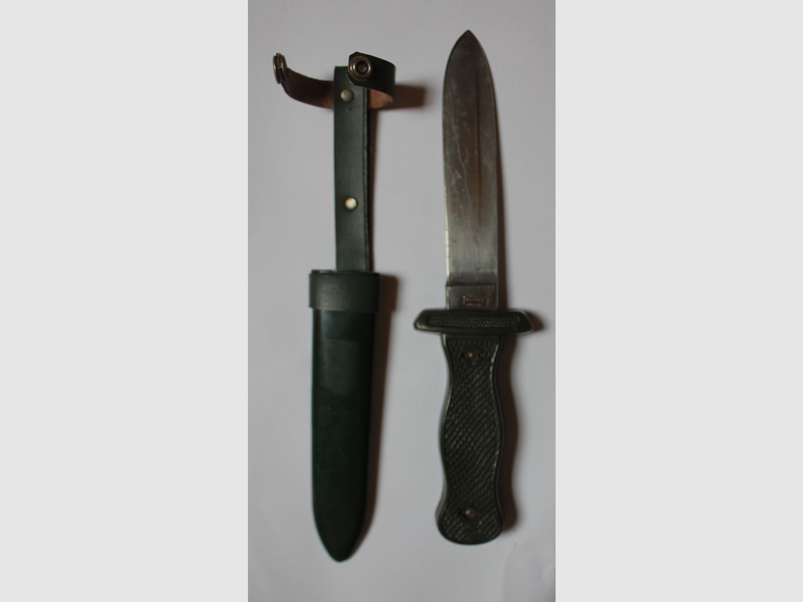 VB Original Fahrtenmesser von Hubertus Solingen aus dem Kalten Krieg  Vorlage BW Kampfmesser und optisch angelehnt an HJ Fahrtenmesser