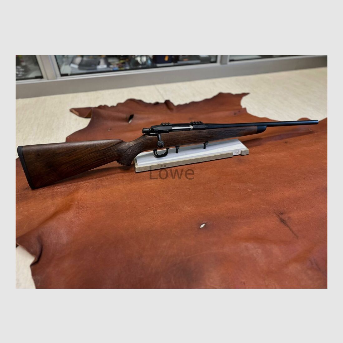 Steel Action HS Hatari Stock