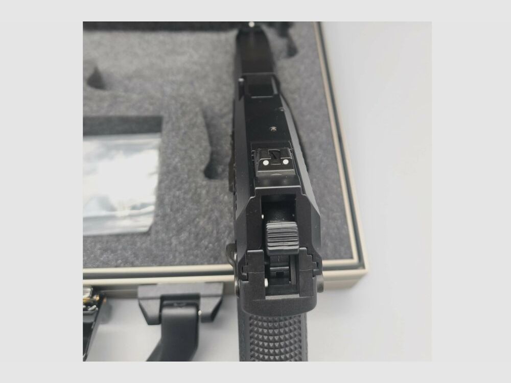 Heckler & Koch Mark 23 (MK23 SOCOM) .45Auto