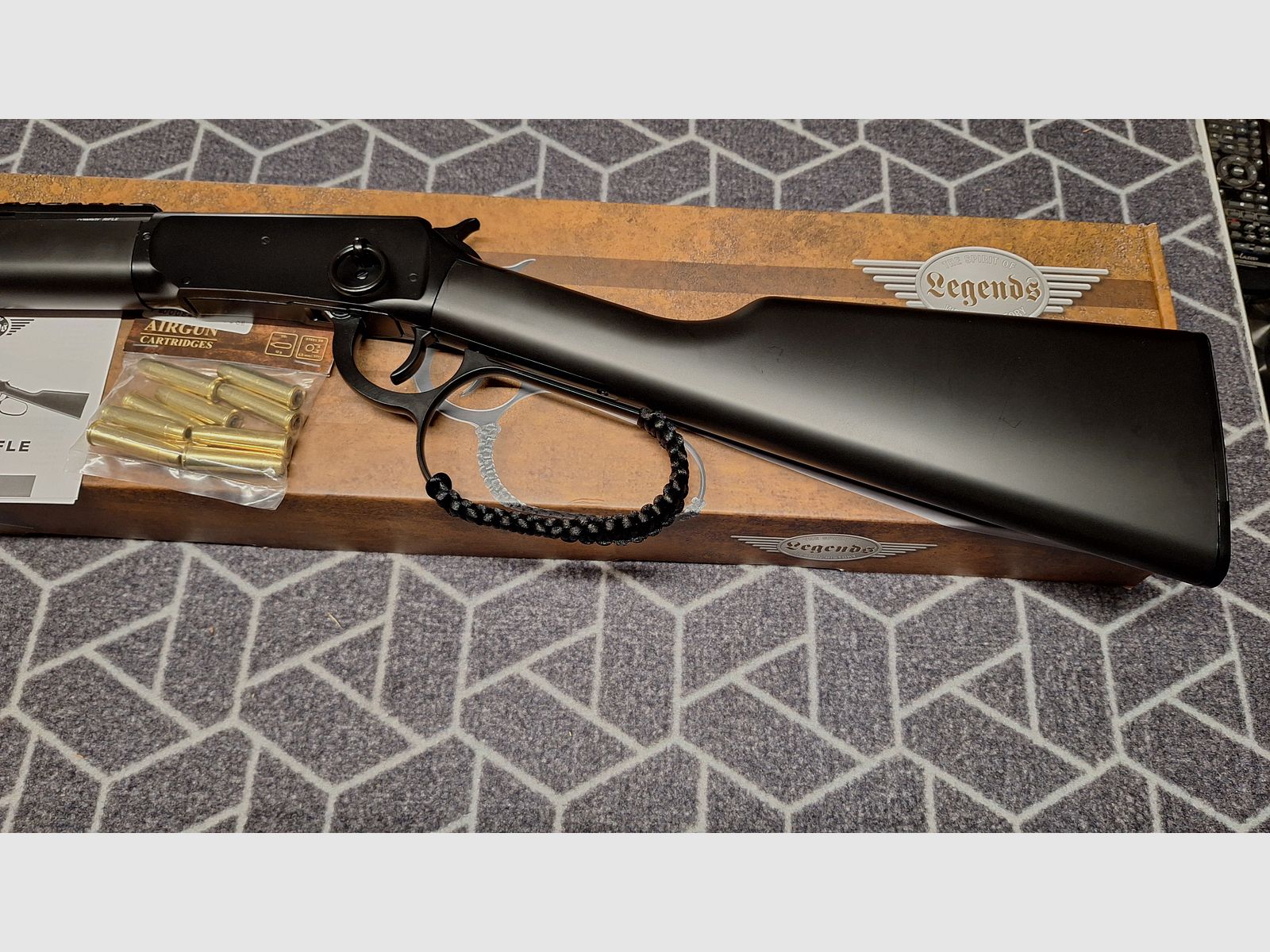 Legends Cowboy Rifle Renegade CO2-Luftgewehr Unterhebelspanner Kal. 4,5 mm BB schwarz inkl. 10 Ladehülsen