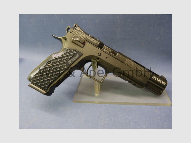 KMR W-02 Cuda CLUB 30 VERSIE