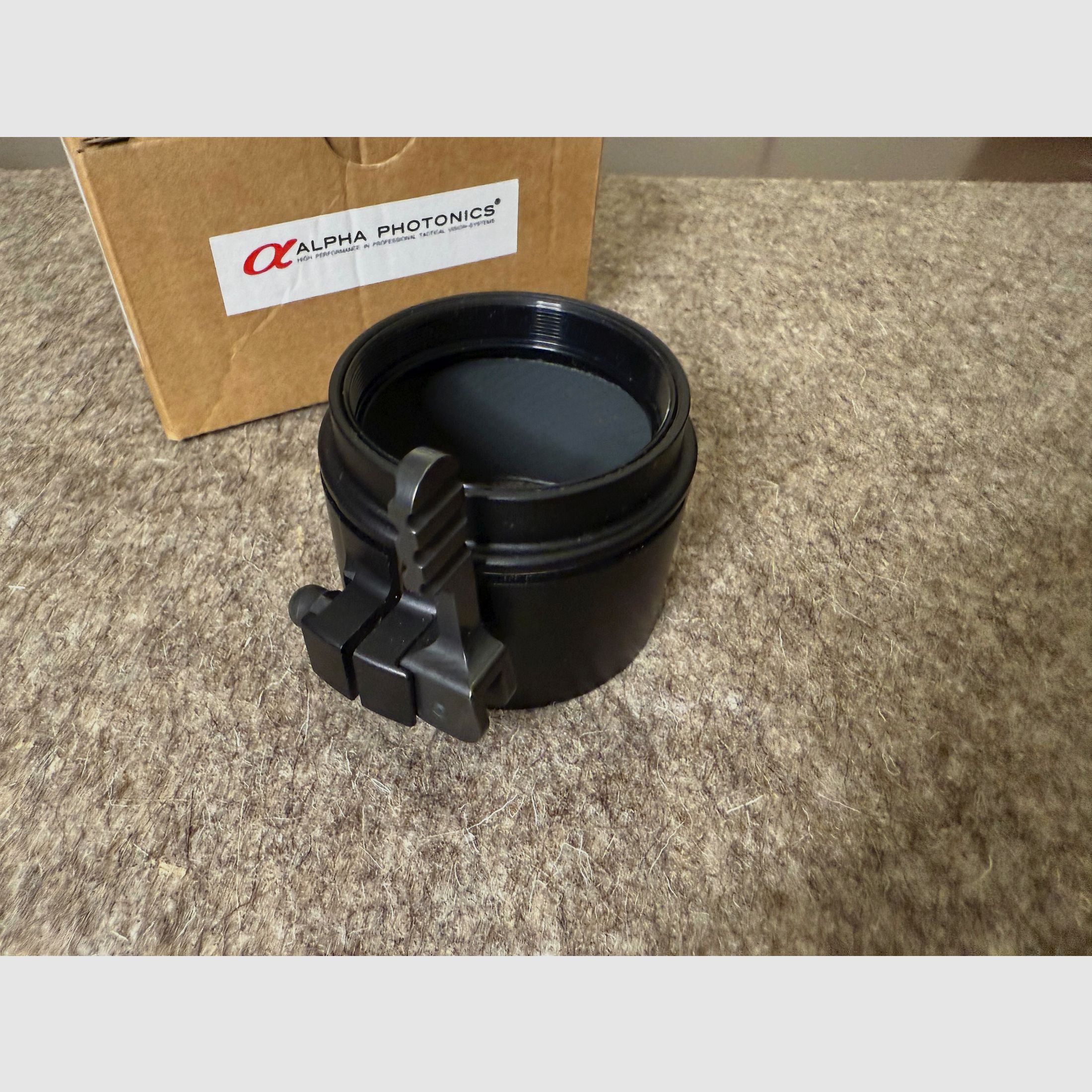 Klemmadapter Alpha Photonics M49 mit 57mm Durchmesser für Vorsatzgeräte