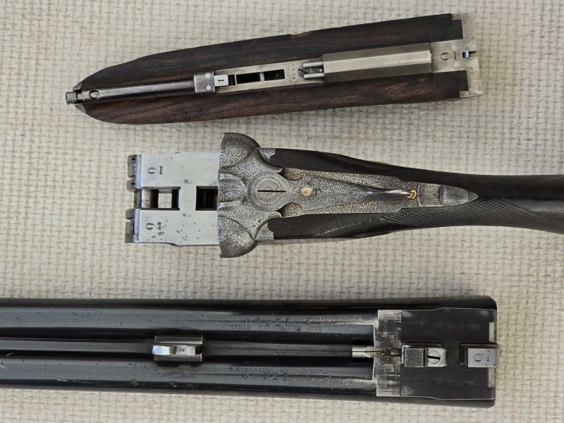 Luxury shotgun Guyot Paris, 1870, Whitworth double barrel, "MIEUX MOURIR QUE ME TERNIR"