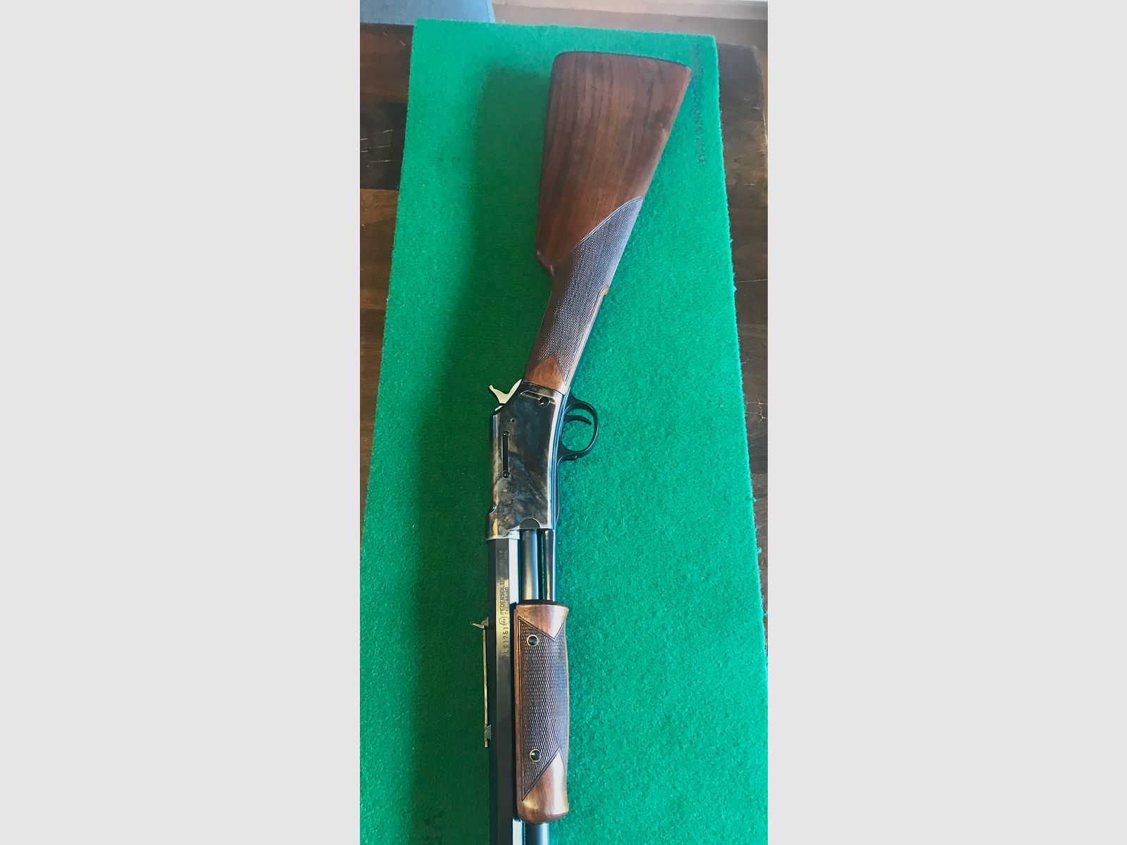 Pedersoli Lightning Deluxe fucile a ripetizione con calcio anteriore 44-40 Win