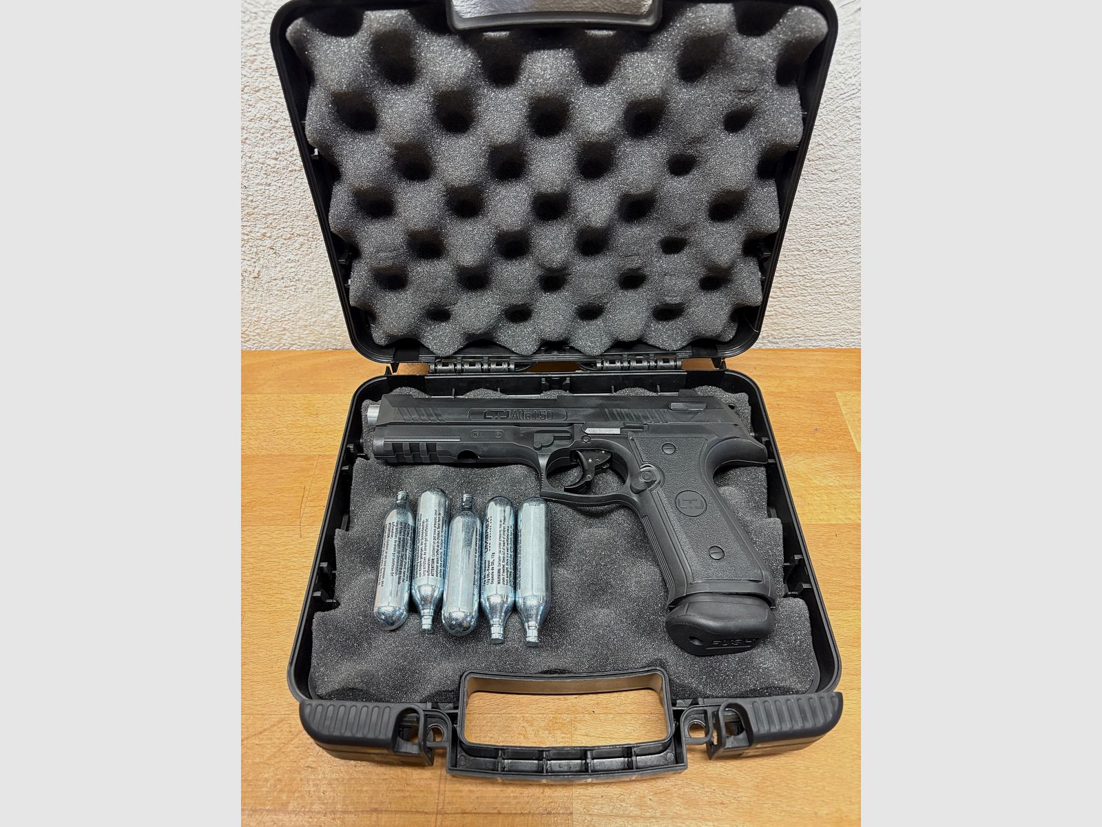 LTL Alfa 1.50 Co2-Pistole cal .50 Defense Training Marker (P18) mit Munition + CO² Patronen 