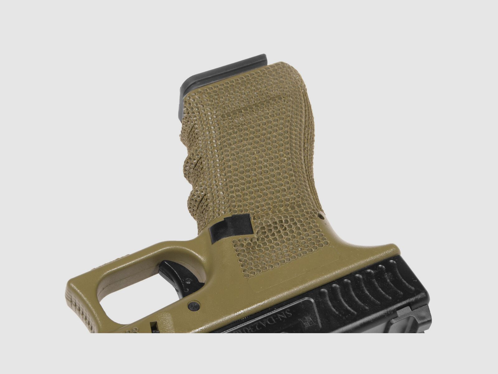 P01 GBB Airsoft Pistool met Grip Stippling in Olijf | Delta Armory