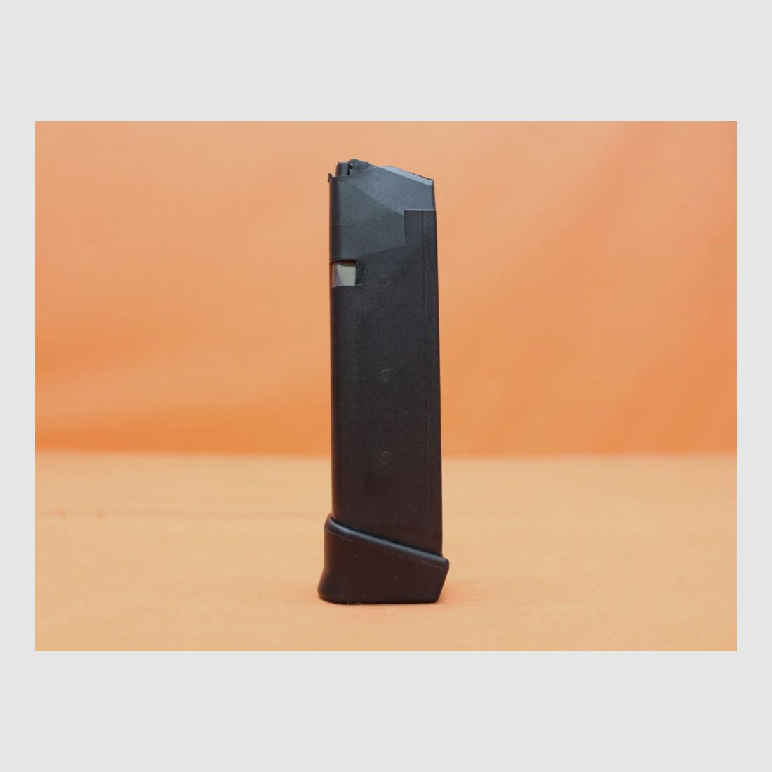 Glock Glock 22: Magazine 17-round (15+2) Gen4 .40S&W Polymer Black