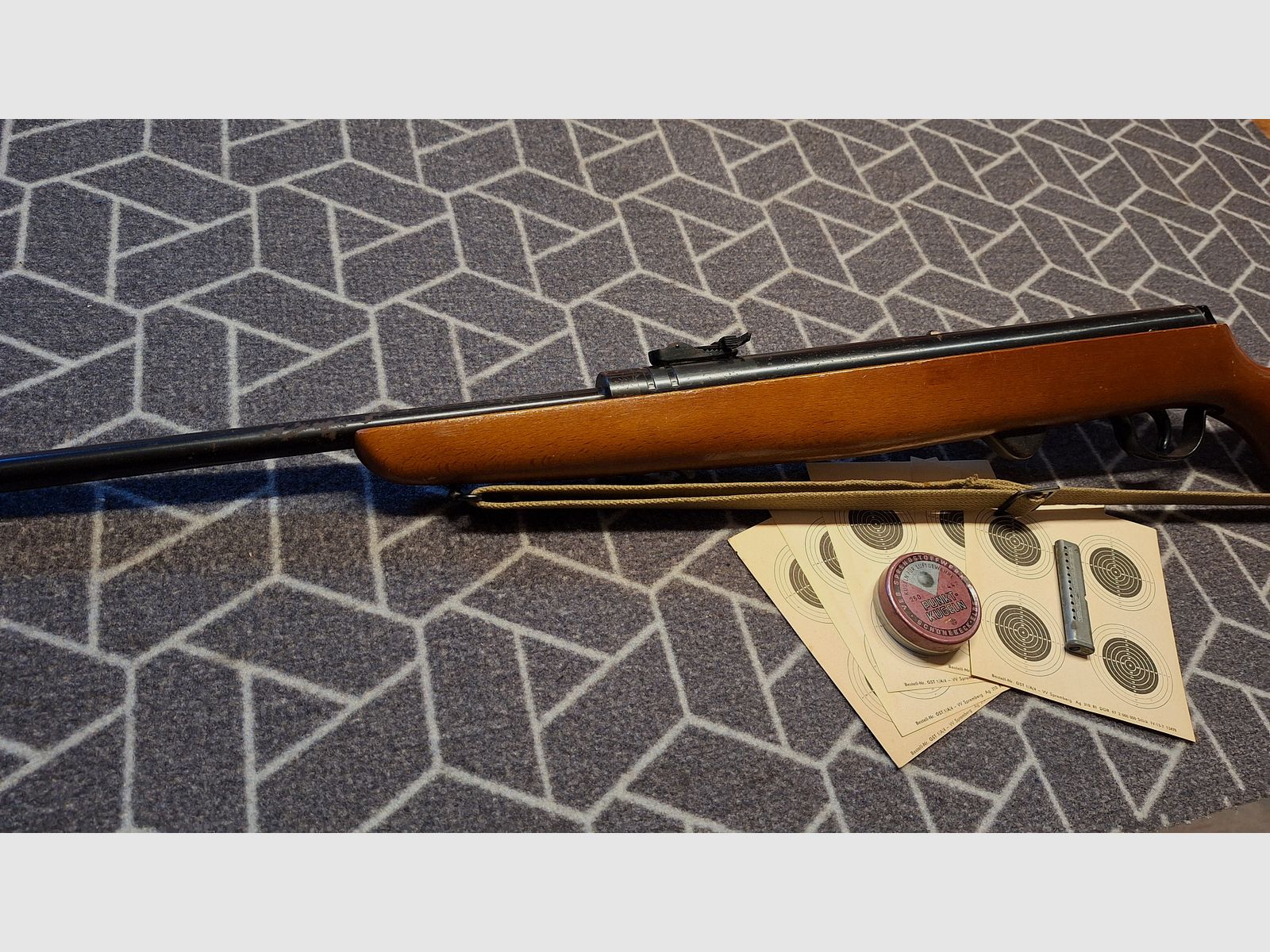 Haenel Suhl 310 air rifle with 12-round magazine + case!