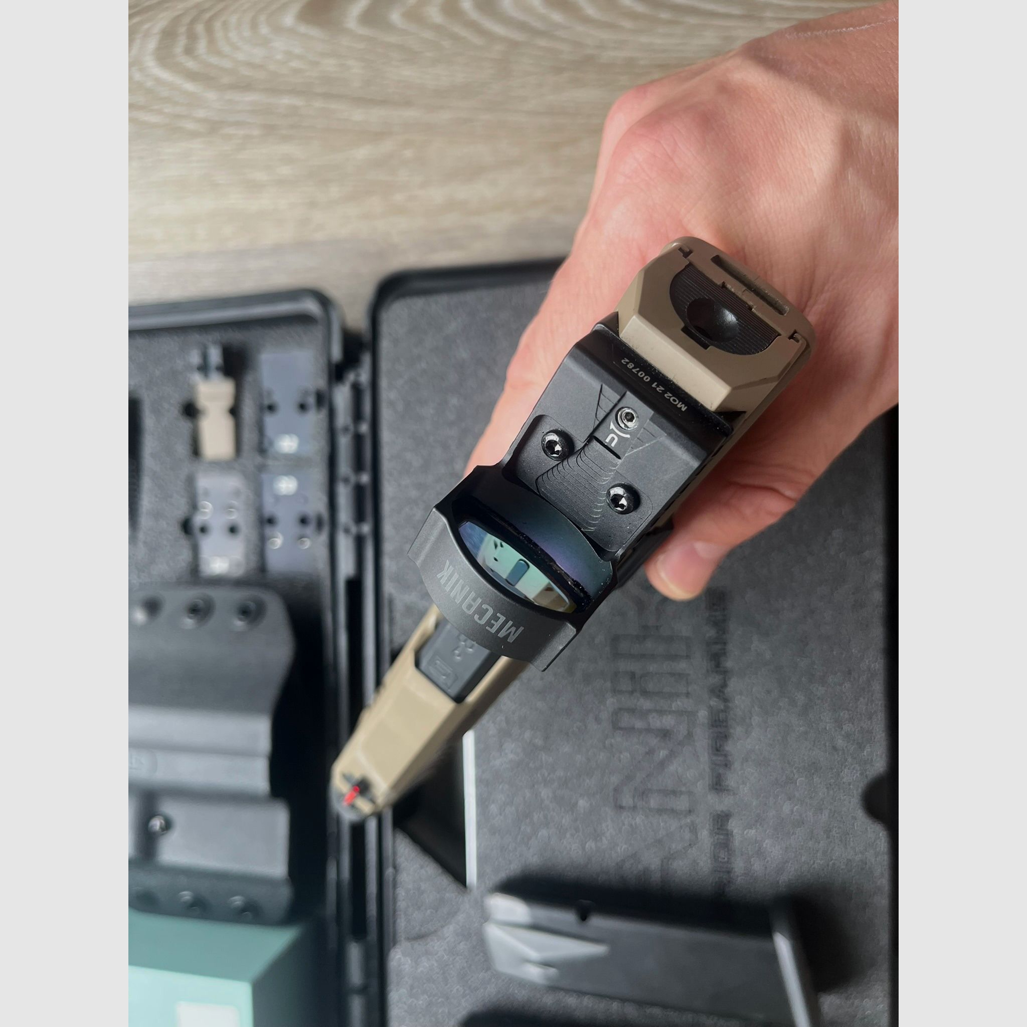 Canik TP9 Elite Combat FDE + Mecanik MO2 Red Dot