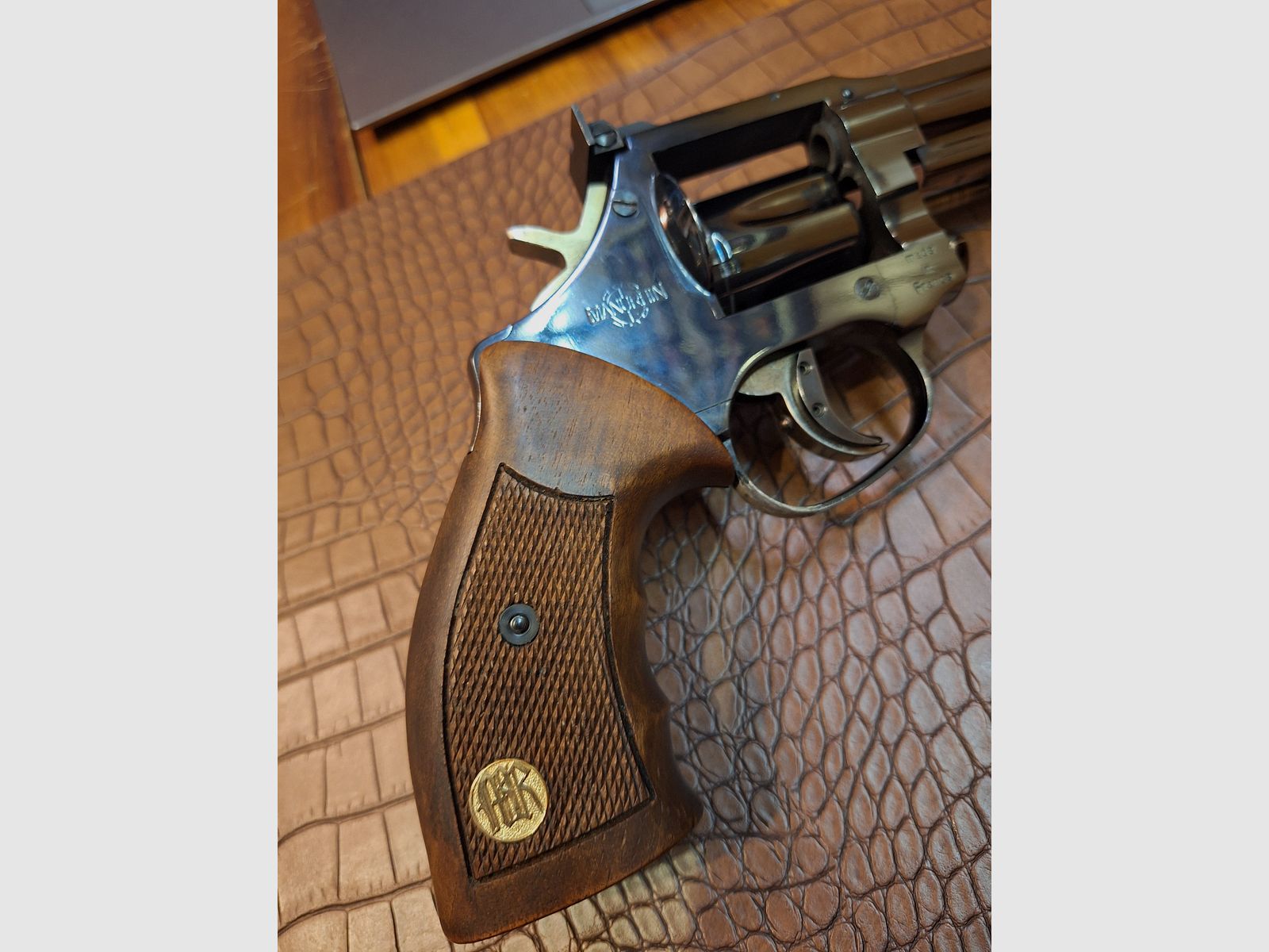 Revolver Manurhin MR 73 Kaliber .32 S&W Long 6 Zoll Lauf 