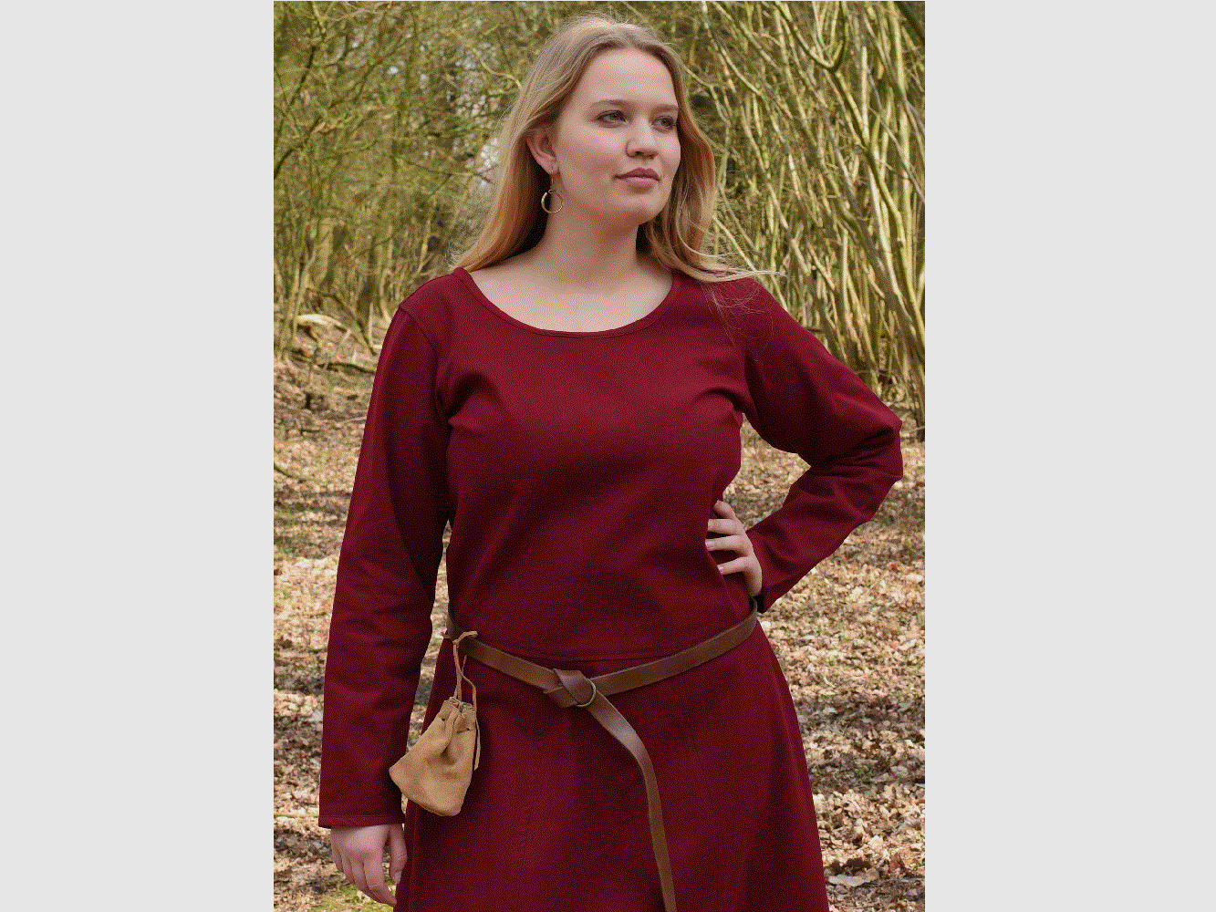 Schlichtes Mittelalterkleid Afra aus festem Canvas, weinrot