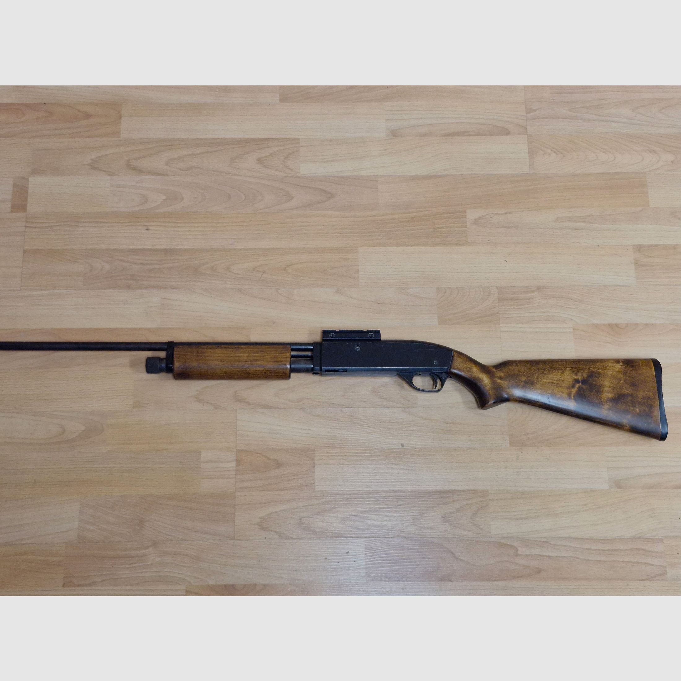 Crosman 622 Pell Clip Repeater 5,5mm .22 CO2 Vorderschaftrepetierer