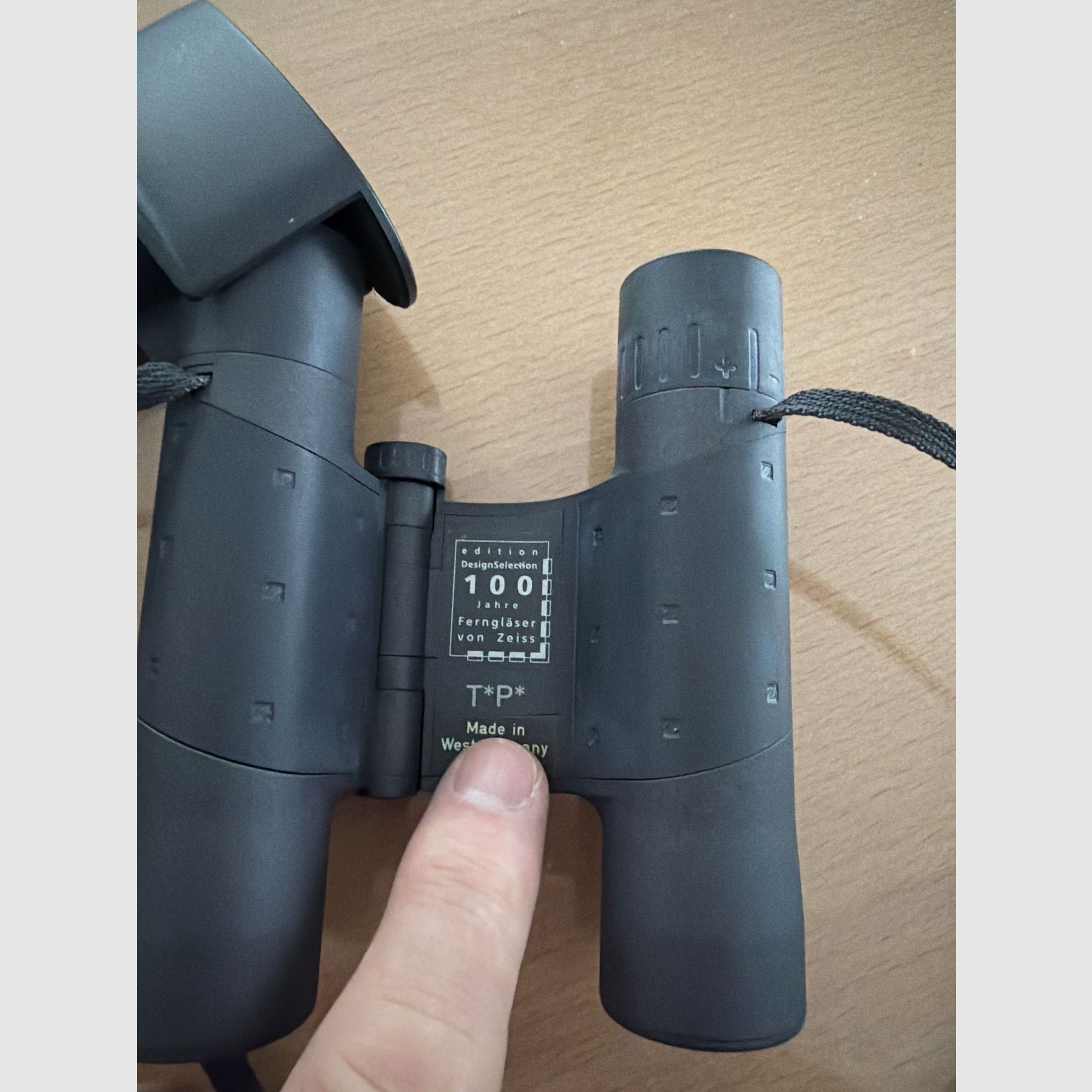 Sammelobjekt 100 Jahre Carl Zeiss 10x25B