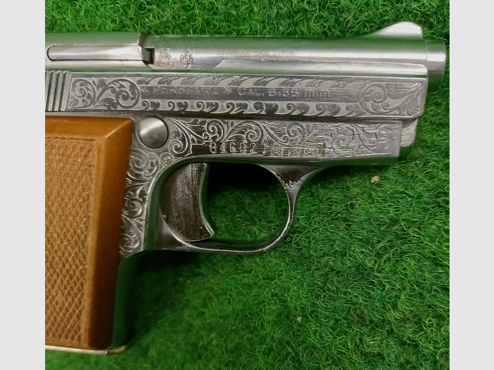 Grawerowany pistolet 6,35mmBrowning Renato Gamba