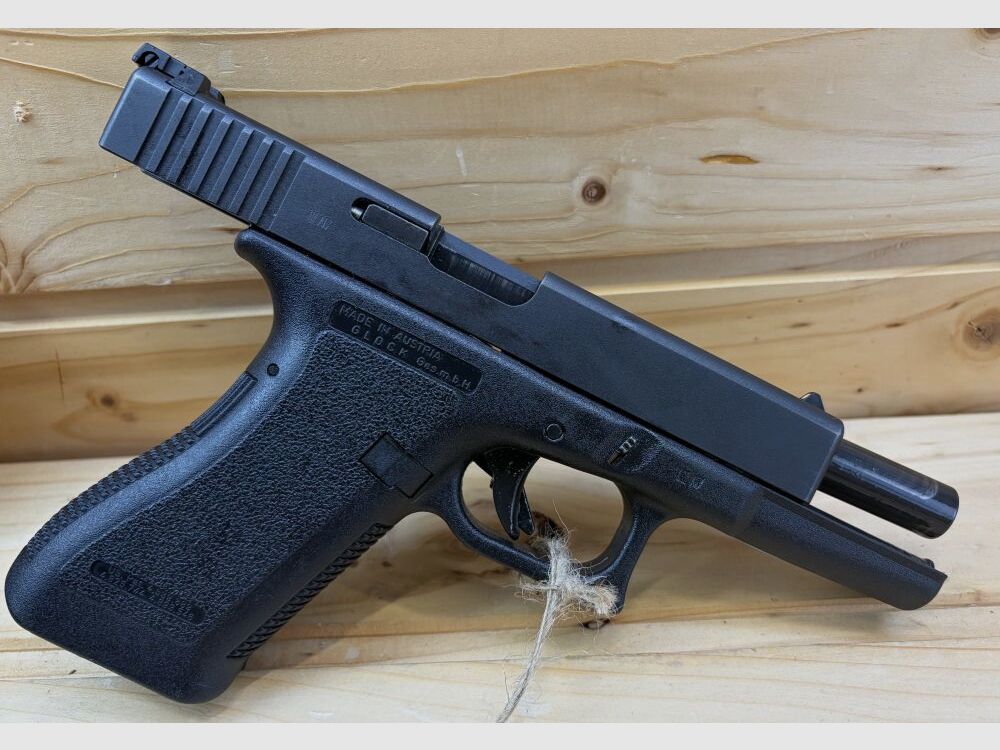 Glock 17 Gen. 2, Kal.: 9x19 mit 4x Magazinen 9mmLuger