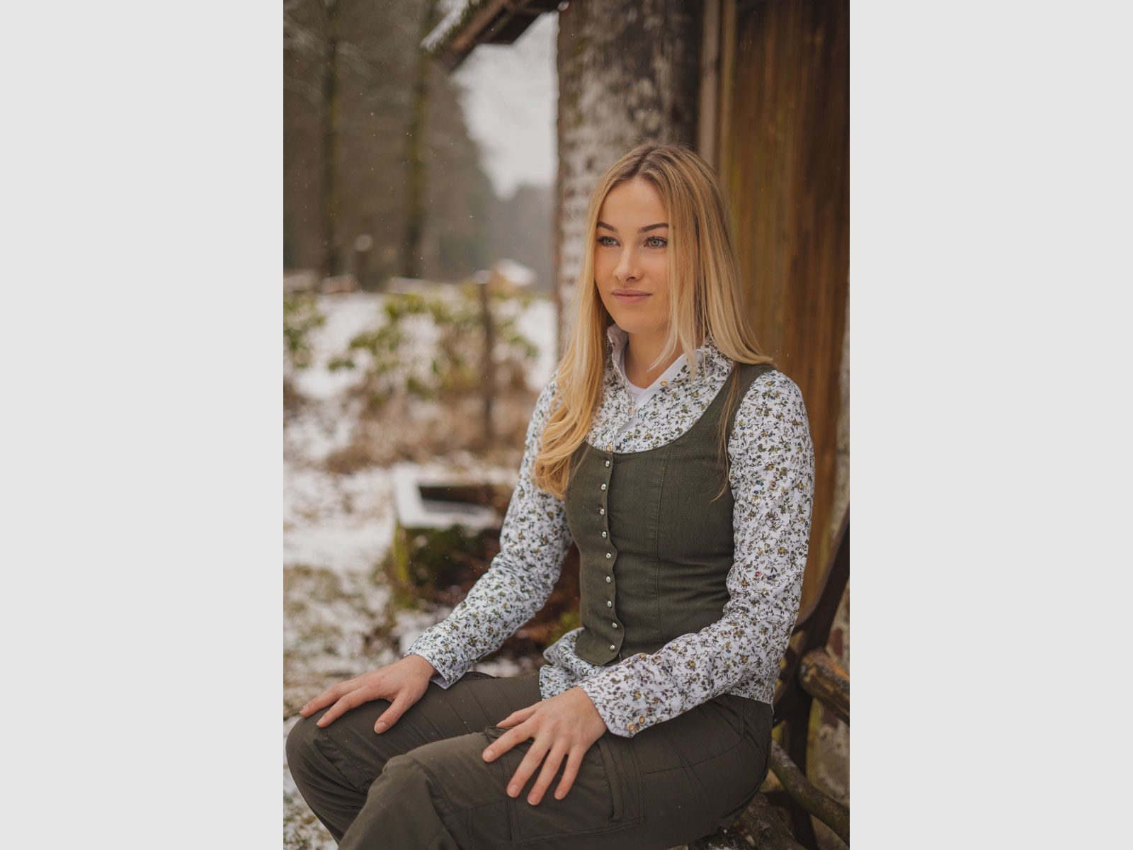 OS TRACHTEN WOMEN'S SHIRT FLOWER PATTERN, image 1 of 5