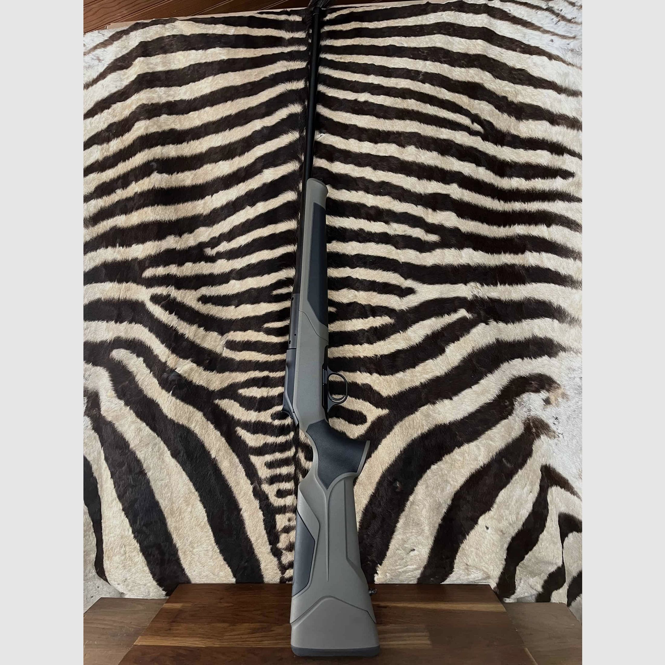 Carabine Blaser R8 Profesional 2.0 GAUCHER cal.300wm – ca.65cm – fileté, image 1 sur 10