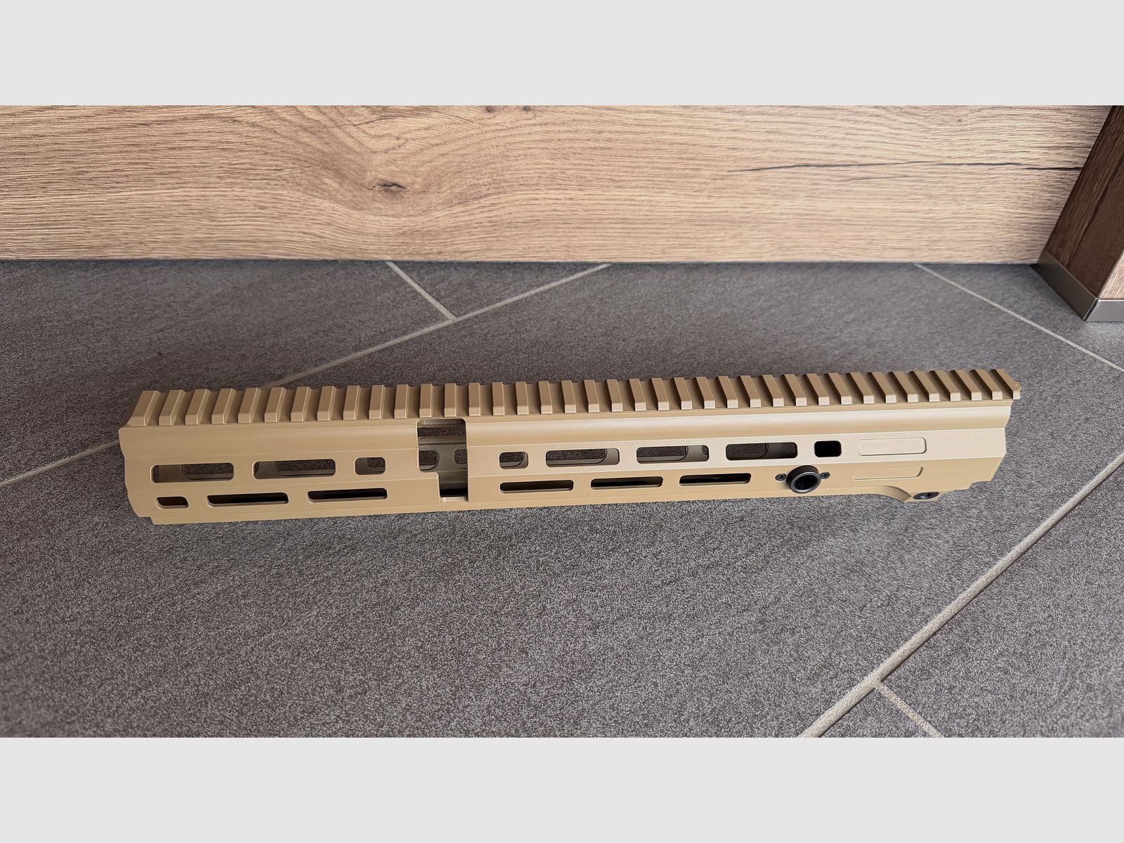 B&T M-LOK protezione per le mani per HK MR223 COYOTE TAN Cerakote lunga (per MR223 in 16,5")