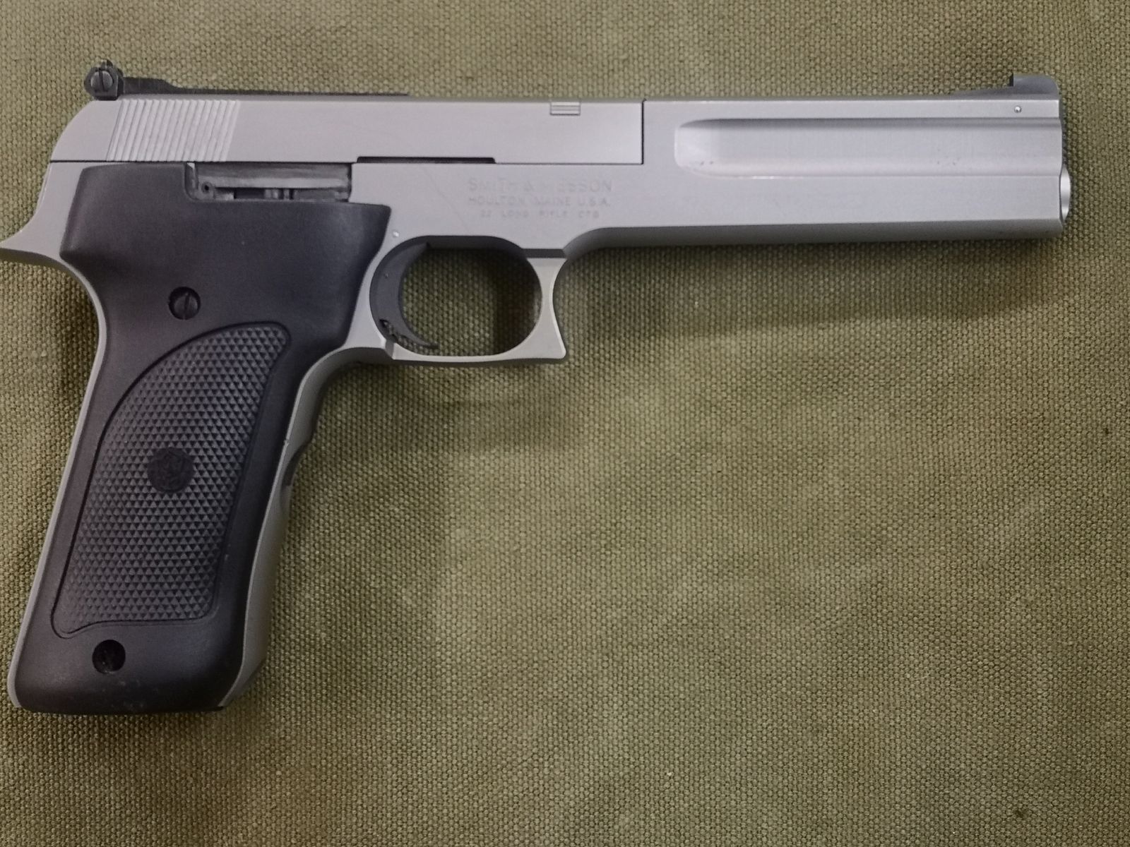 Smith & Wesson Model 2206 przed zakazem .22lr, zdjęcie 2 z 9