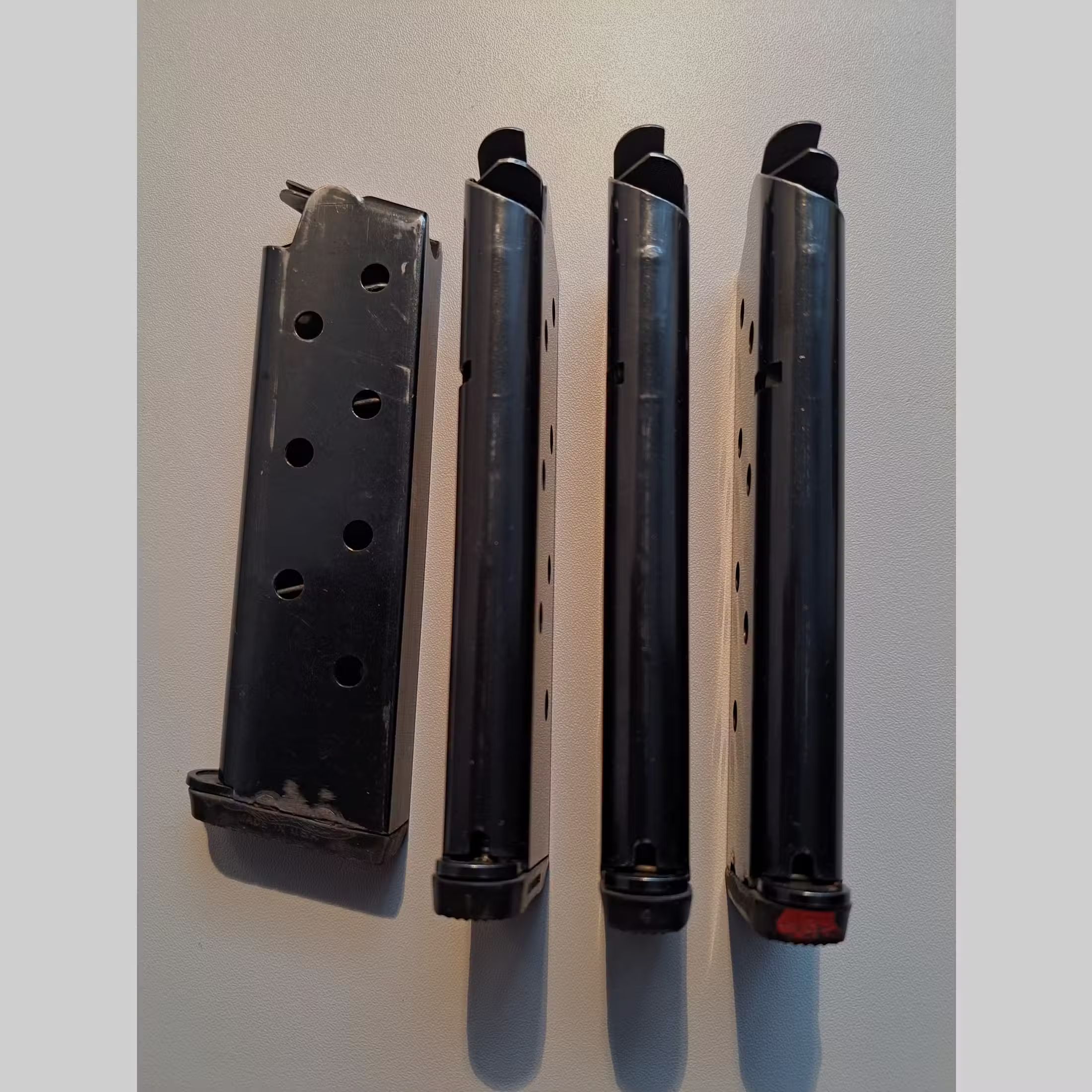 4 cargadores usados de Devel Cal. .45 ACP