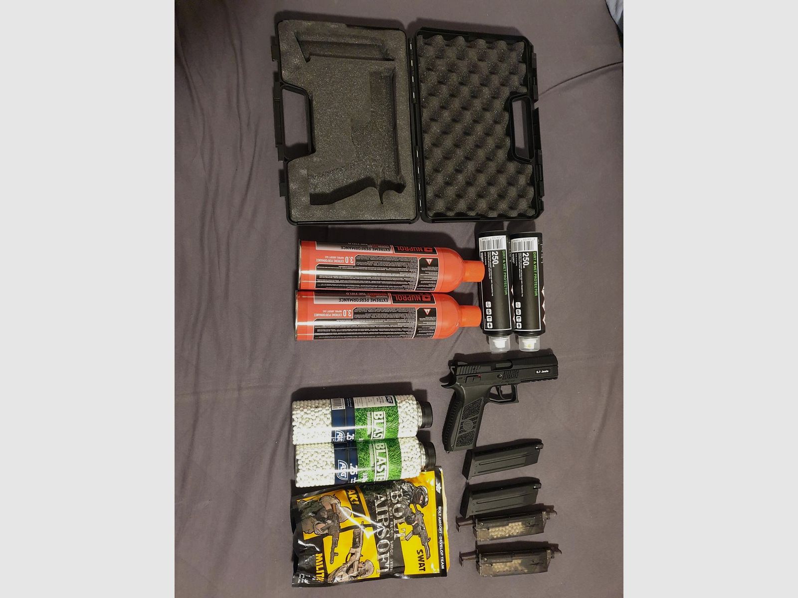 Airsoftpistole CZ P-09 (0,7 Joule) + umfangreiches Zubehör – neuwertig