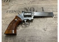 Smith & Wesson 686