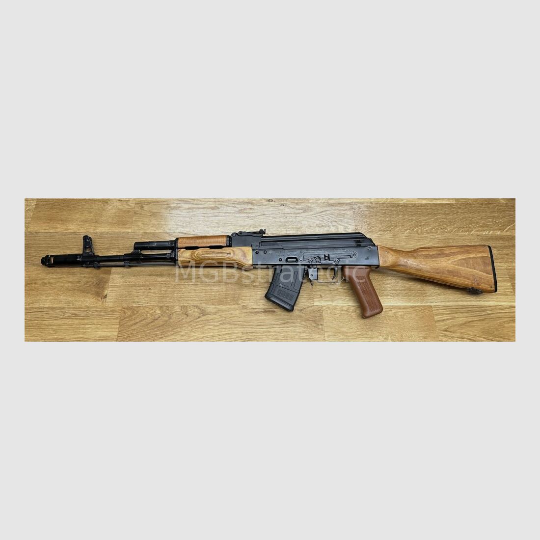 Kalashnikov USA KR103 con culata fija 7,62x39 - Sistema de madera contrachapada AK47 AKM AK74 versión civil AK103