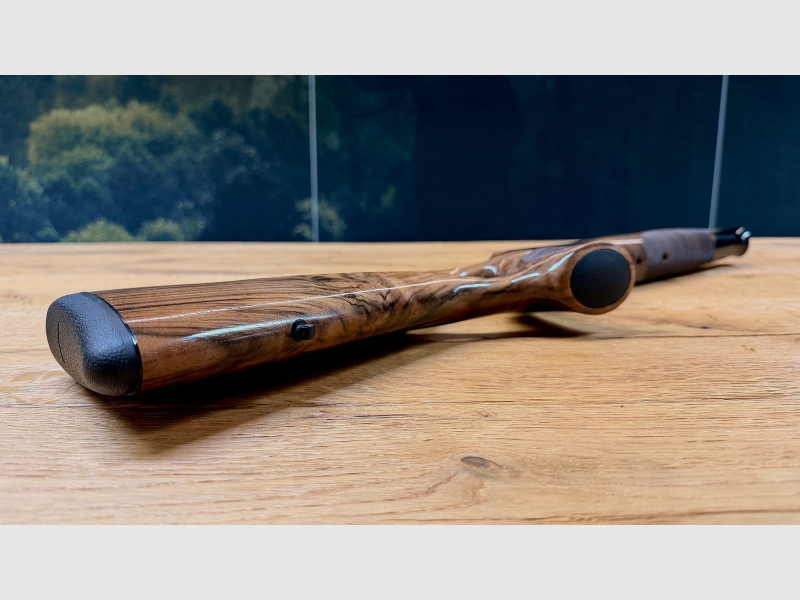 Blaser R8 Success Schäftung / Holzklasse 4 / R8 Logo in Gelb / top Holz absolute Gelegenheit
