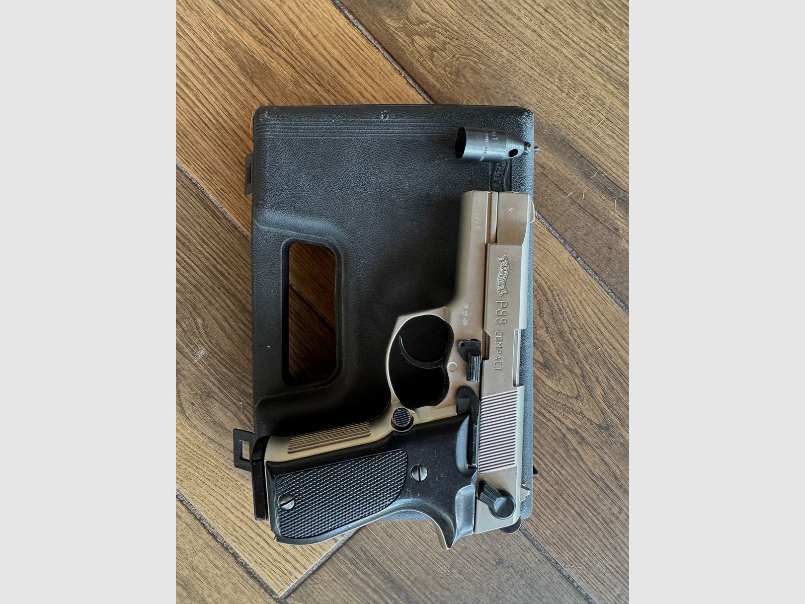  Walther P88 Schreckschuss Pistole 9mm P.A.K. bicolor/vernickelt