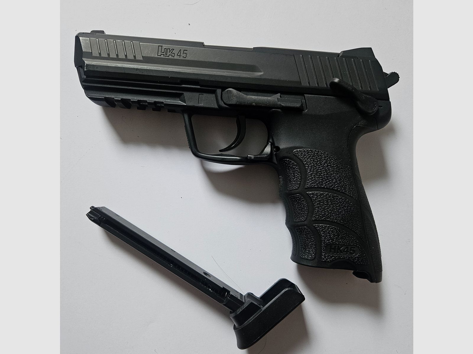 Heckler & Koch HK45 pistola Co2 4,5 mm pallini in acciaio