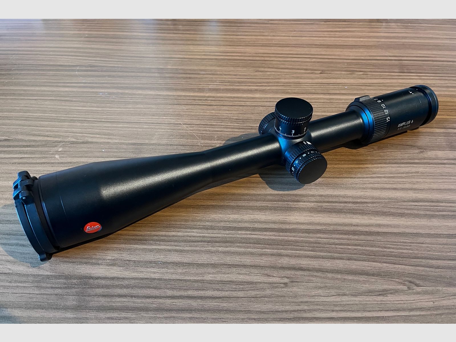 LEICA AMPLUS 6 2.5-15x50i Zielfernrohr (BDC), Absehen L - 4a + Flip Cover vorne
