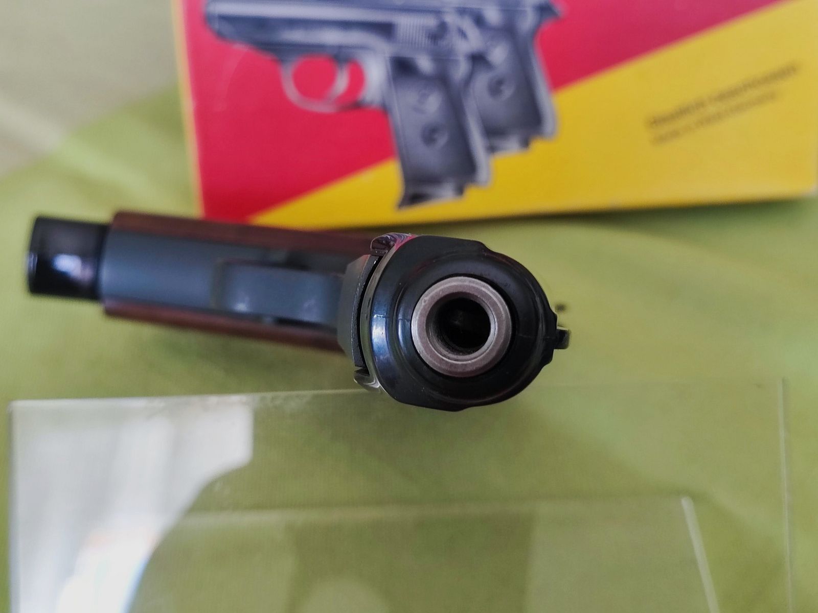 Luger 88 - 8 mmK PTB 414 aus der Röhm-Fertigung mit Holzgriffschalen, Lederholster, Munition