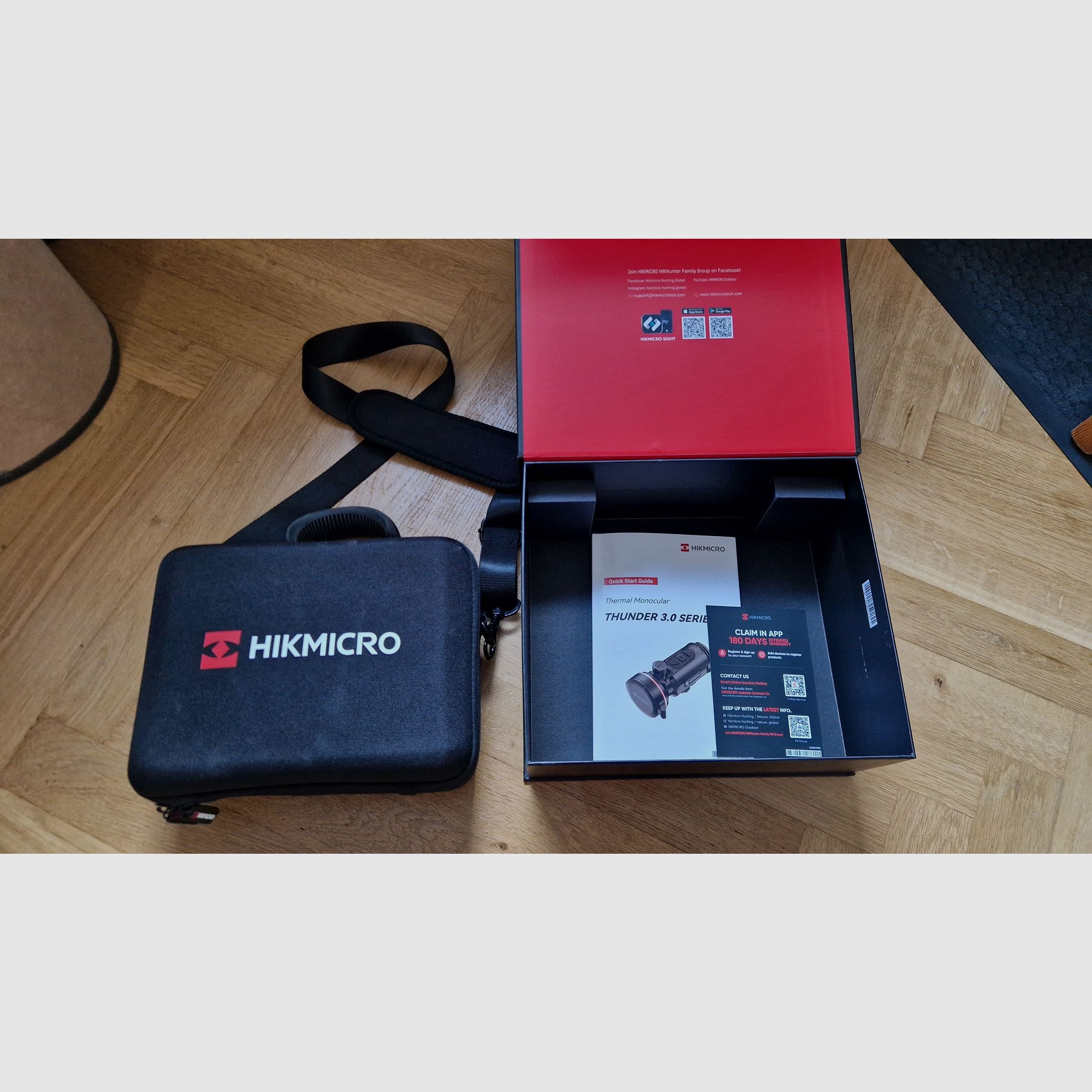 HIKMICRO TQ50CL 3.0 thermal imaging attachment and handheld device