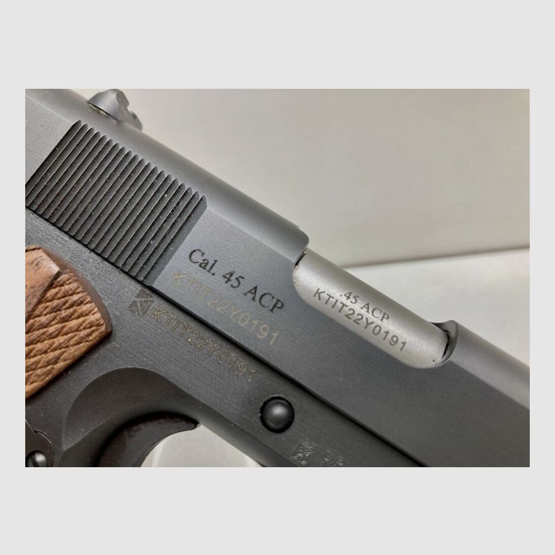 CHIAPPA	 1911 Field - Black - 5'' - Waffen Friedrichs