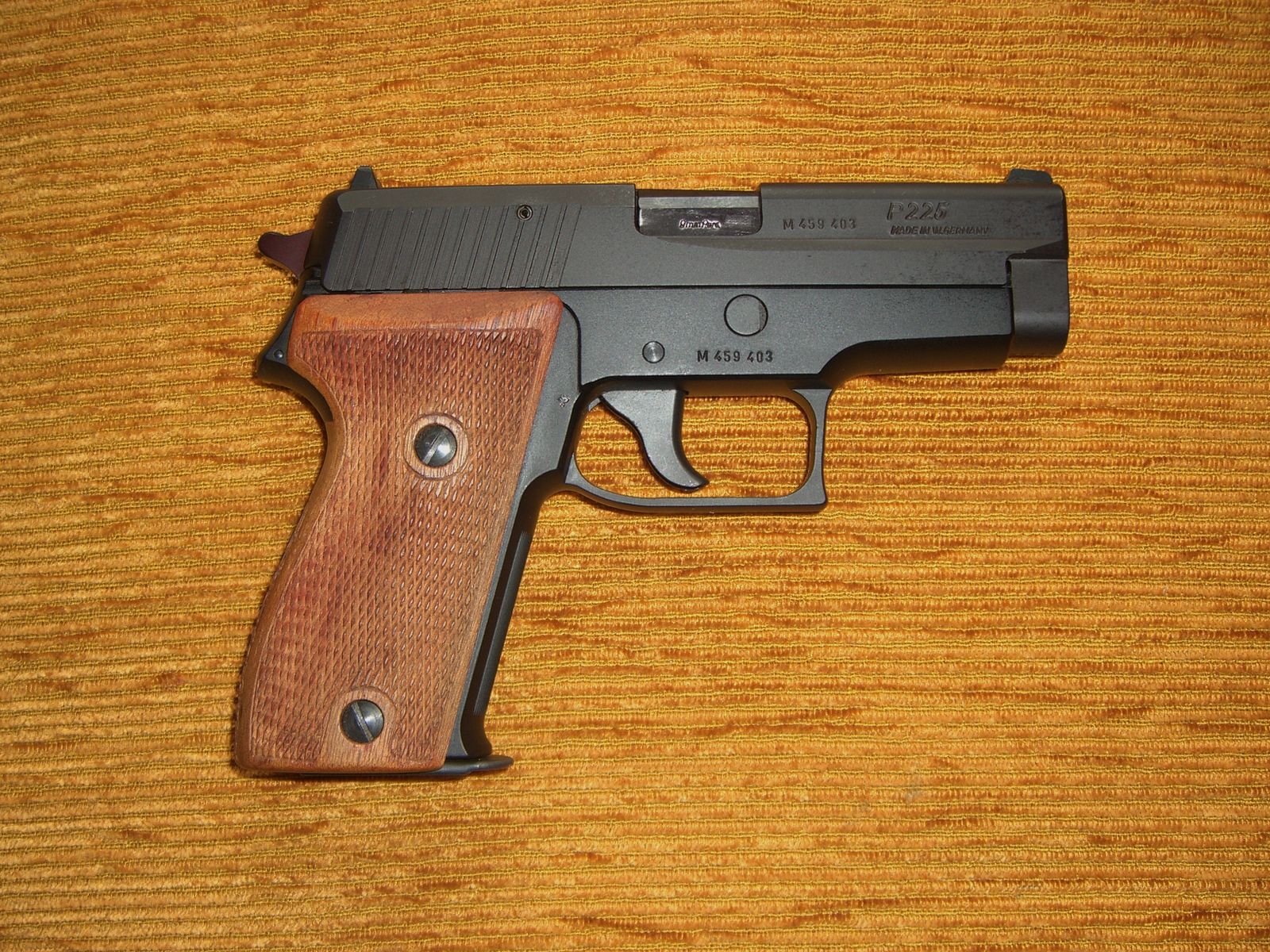 Pistole SIG SAUER P225 9mm