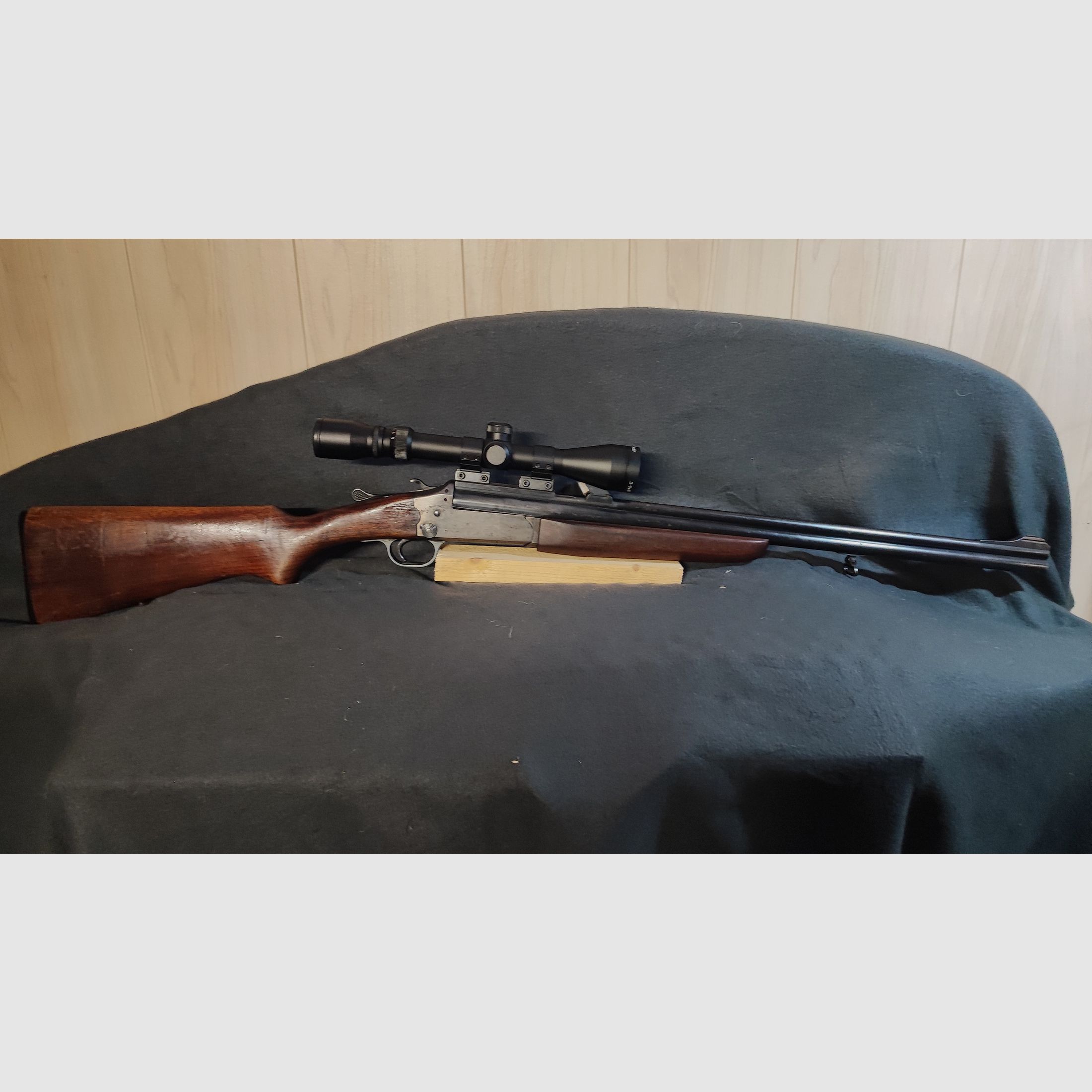 Escopeta de cerrojo Savage Mod. 27