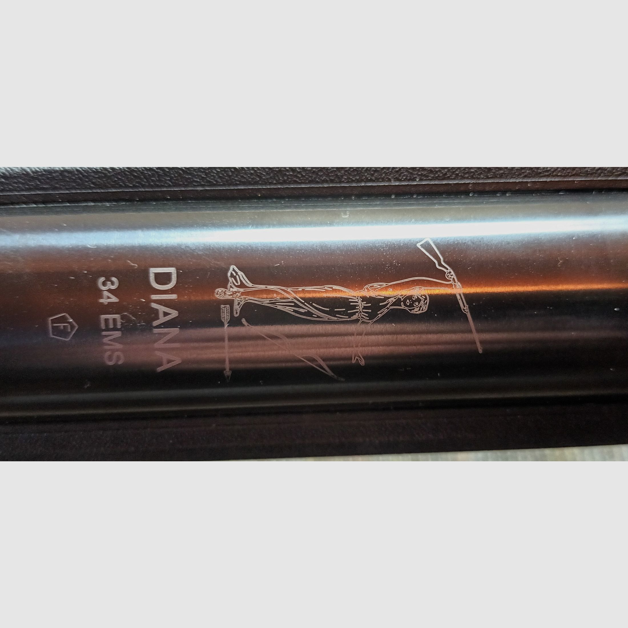 Diana 34 EMS schwarz