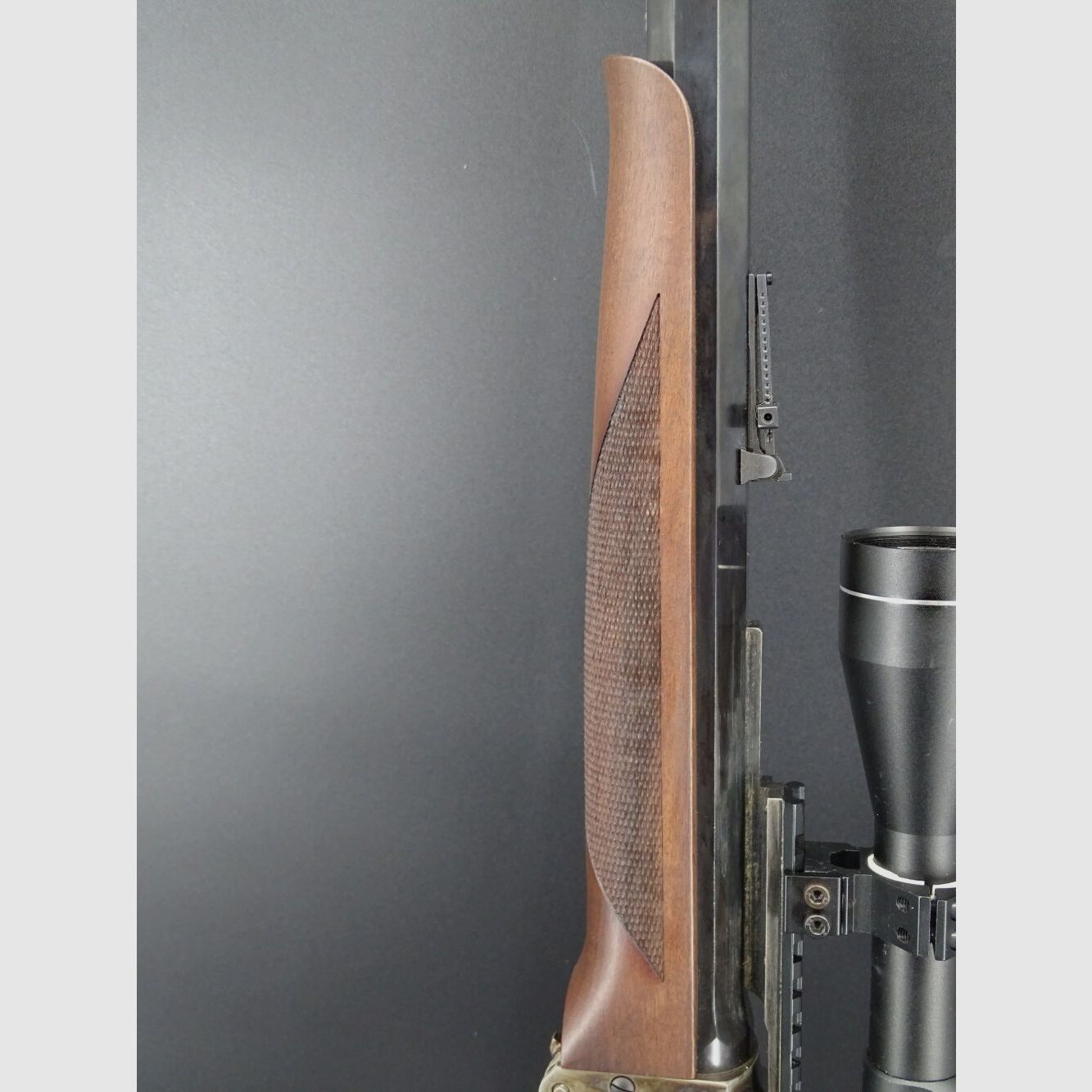 Pedersoli Sharps Sporting kaliber .45-70 znany również jako ZF Sharps