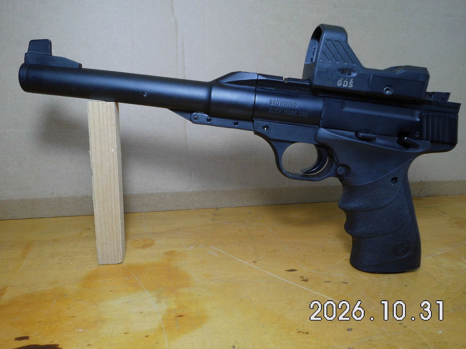 Browning Buck Mark URX spring-powered air pistol with UX GDS red dot sight, image 7 of 10