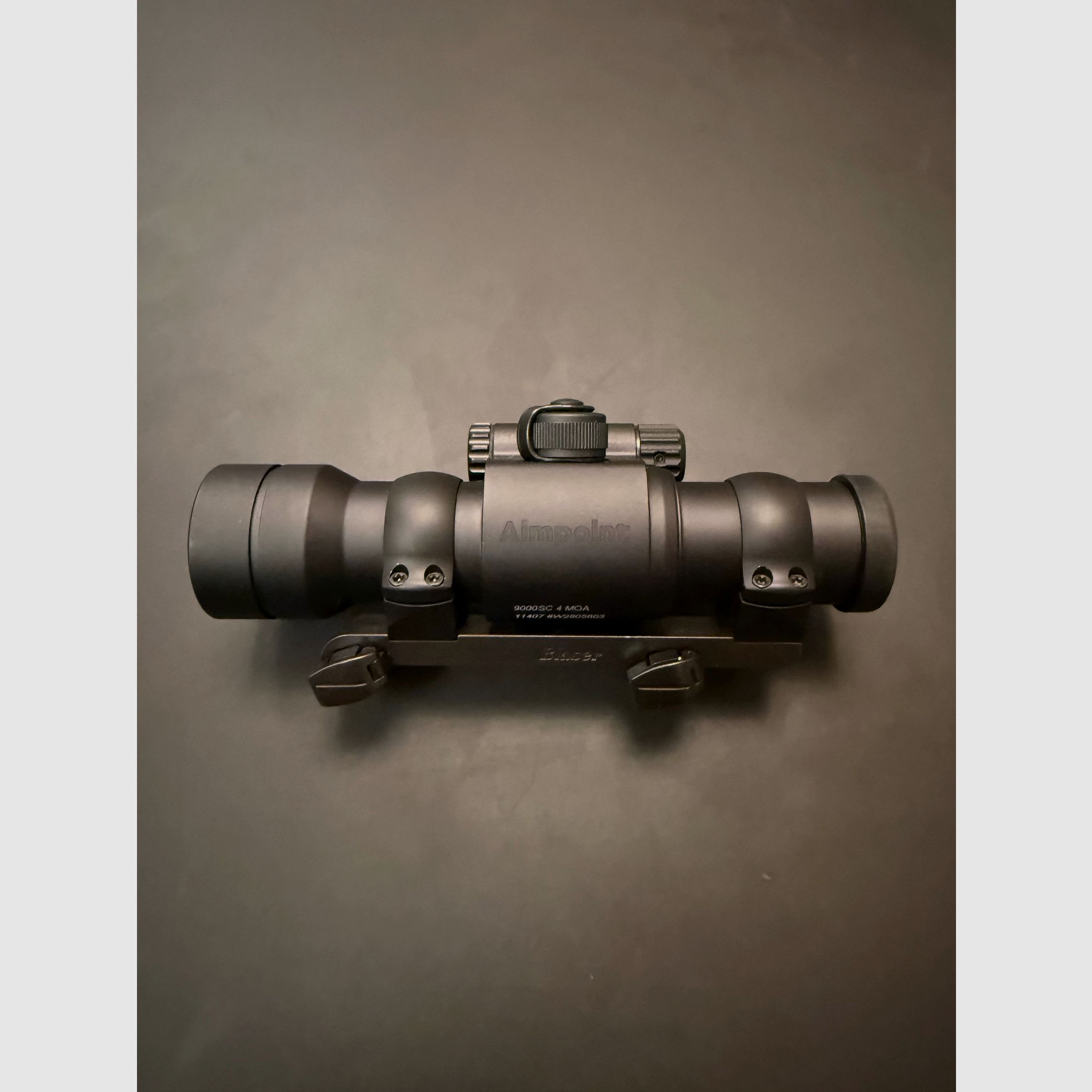 Aimpoint Leuchtpunktvisier 9000 SC mit Blaser Sattelmontage