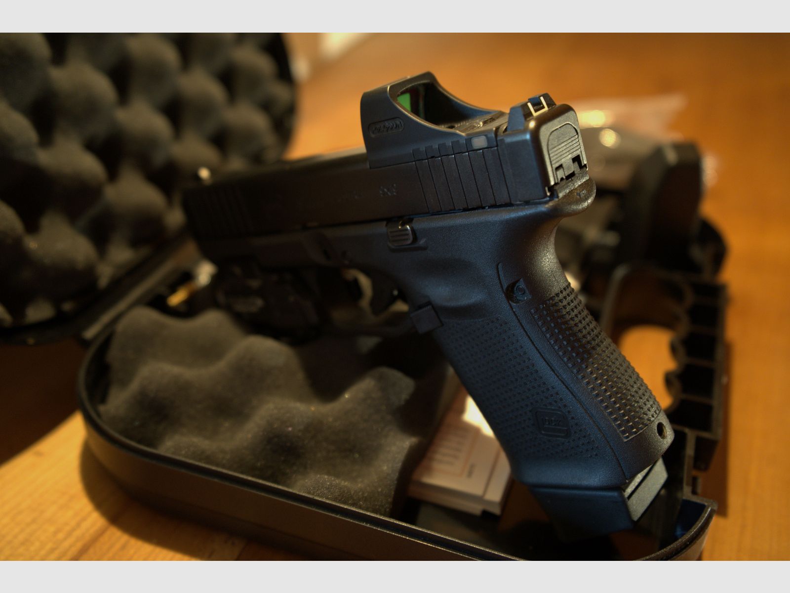 Glock 19 Gen 5 MOS inkl. Holosun SCS-MOS und Streamlight TLR-8 und Glock Performance Trigger