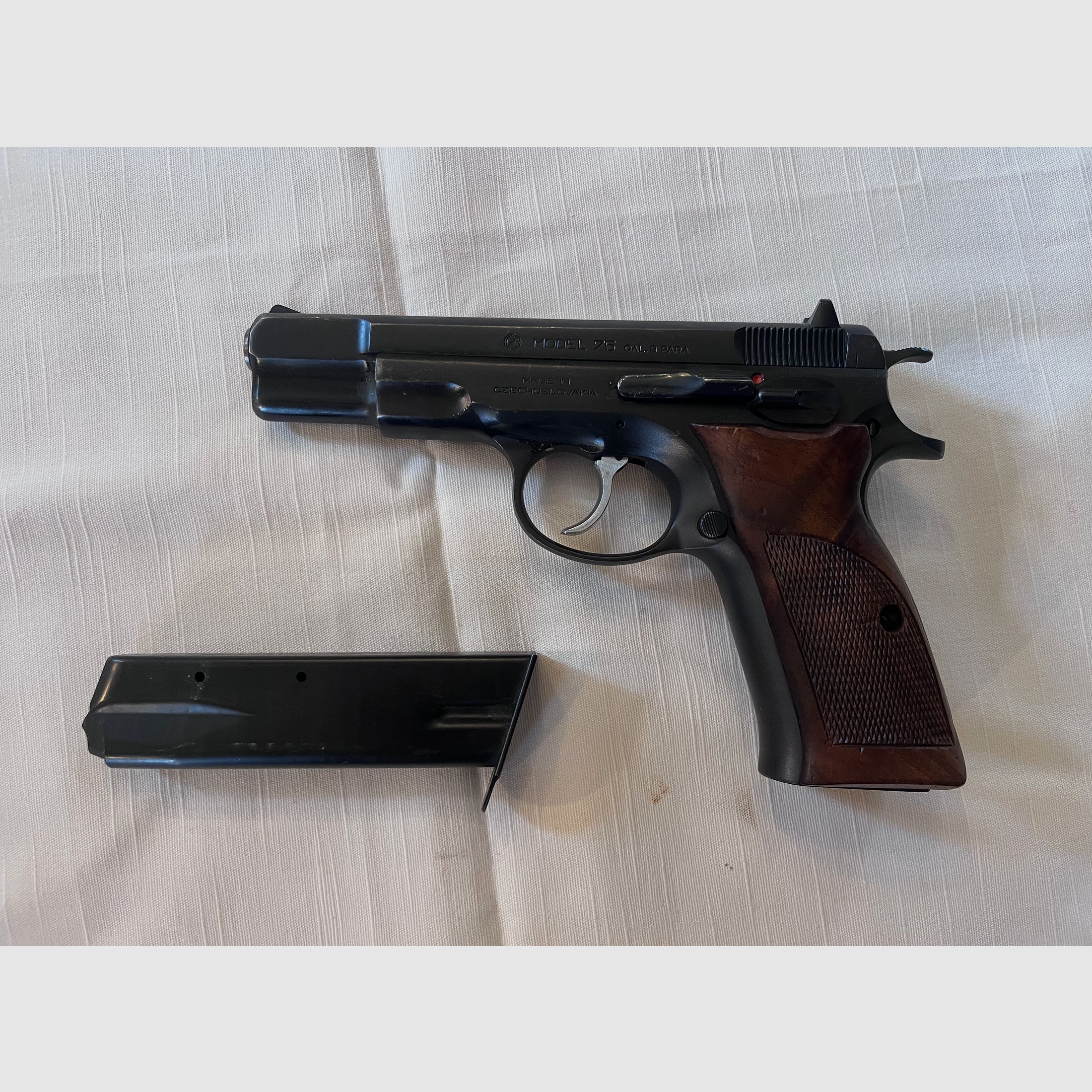 Pistola "Brünner m75" - CZ - Cal. 9mm Para