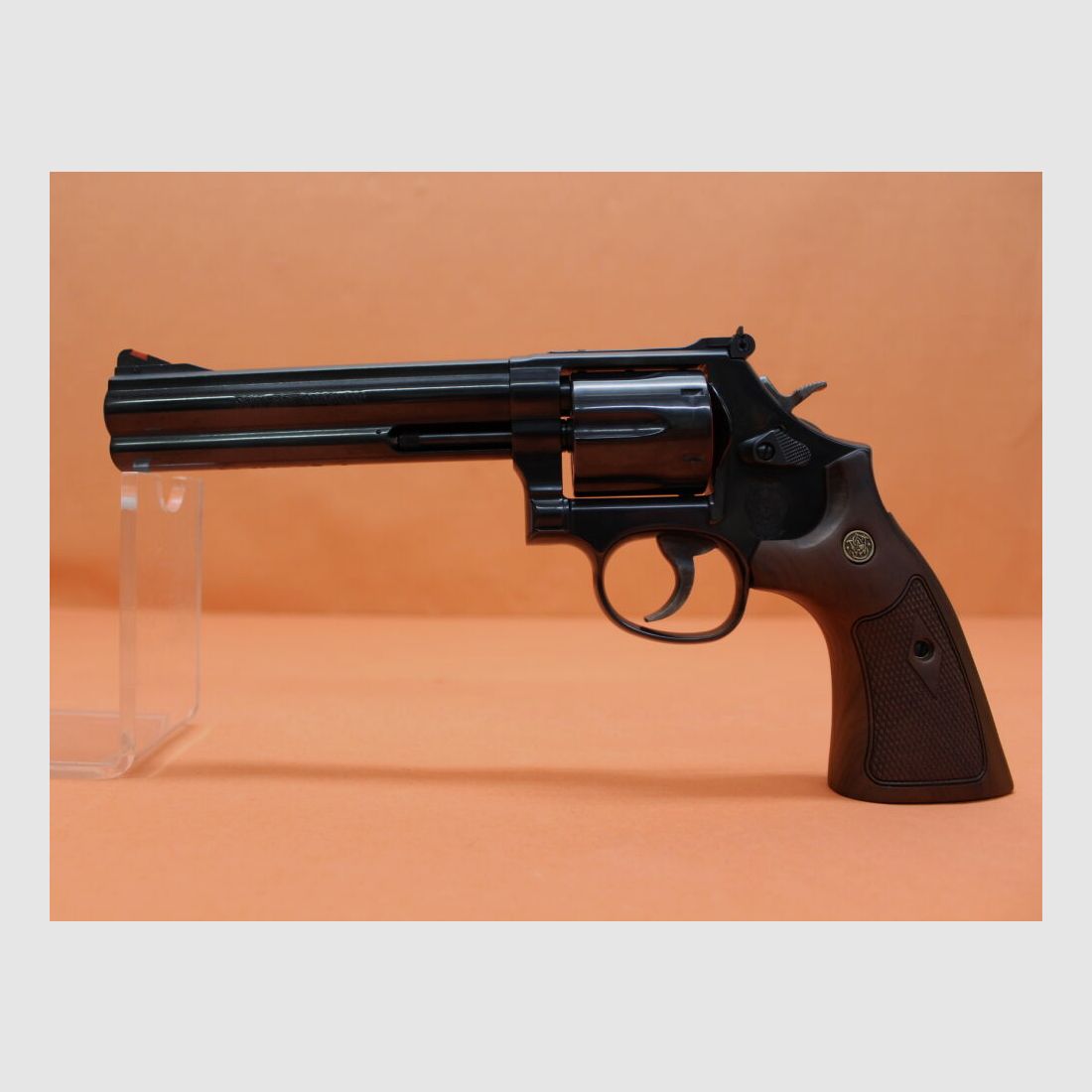 Smith & Wesson/S&W Revolver .357Magnum Smith&Wesson/ S&W586-8 6" Lauf/ Mikrometervisier/ Holzgriffschalen