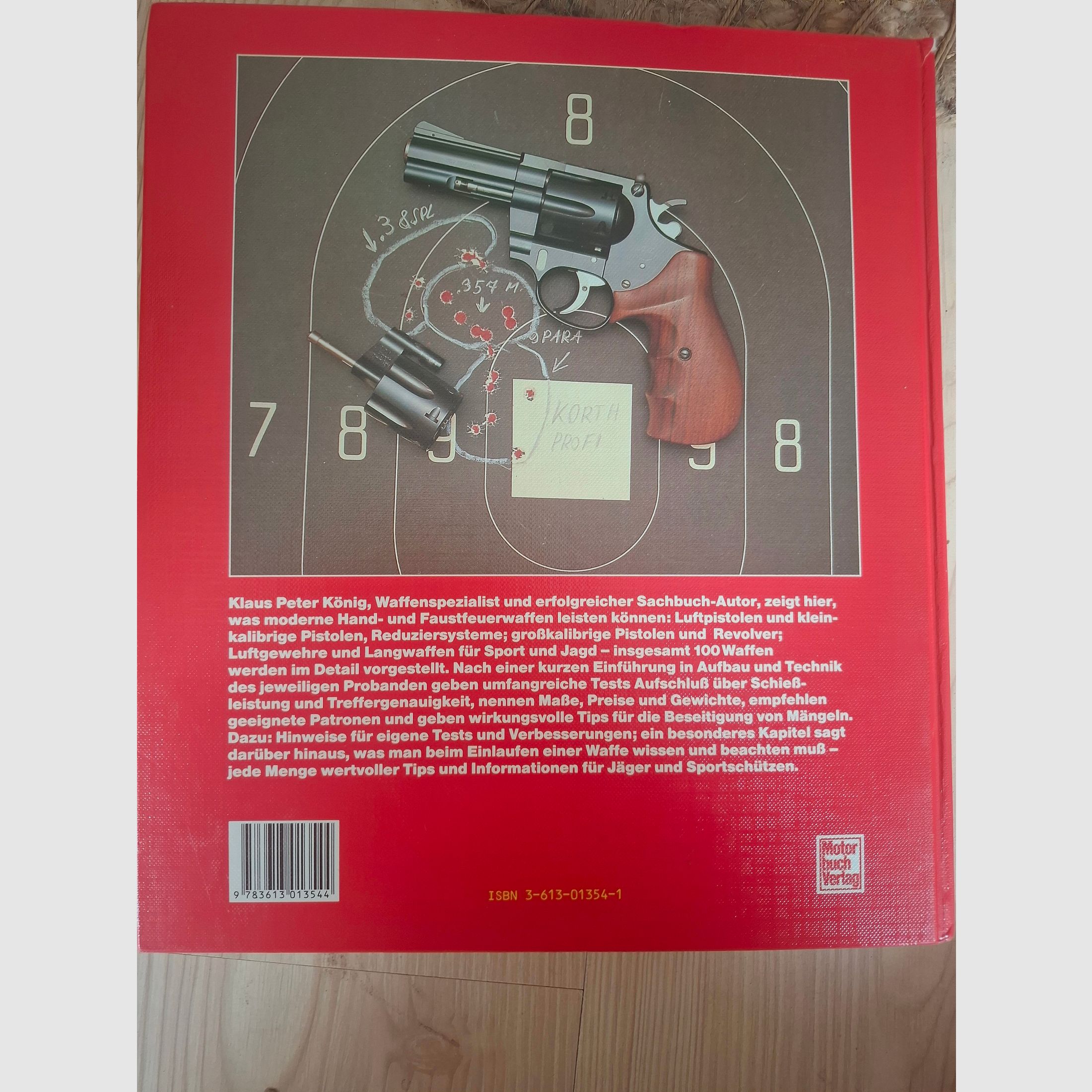 Konvolut aus verschiedenen Waffenbüchern