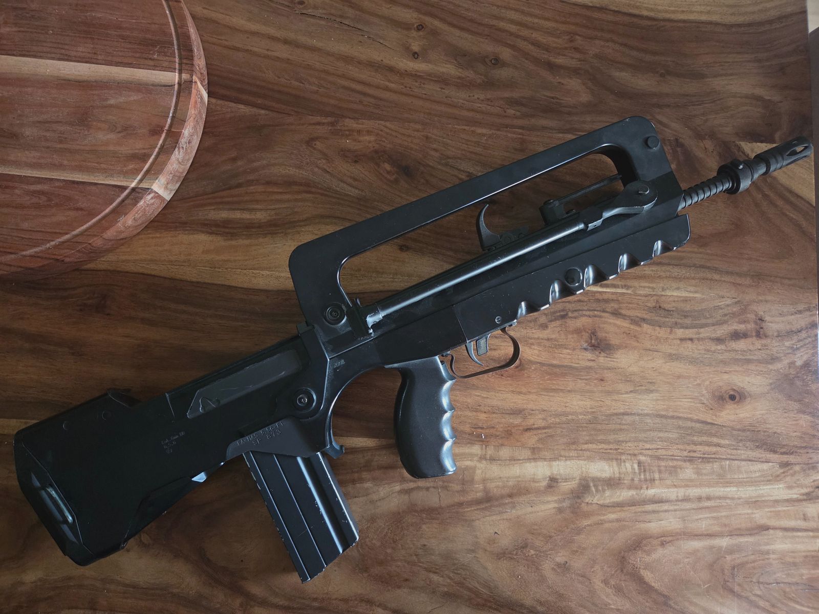 FA-MAS 5.56-F1 Softair / Airsoft – Kal. 6 mm BB – F im Fünfeck