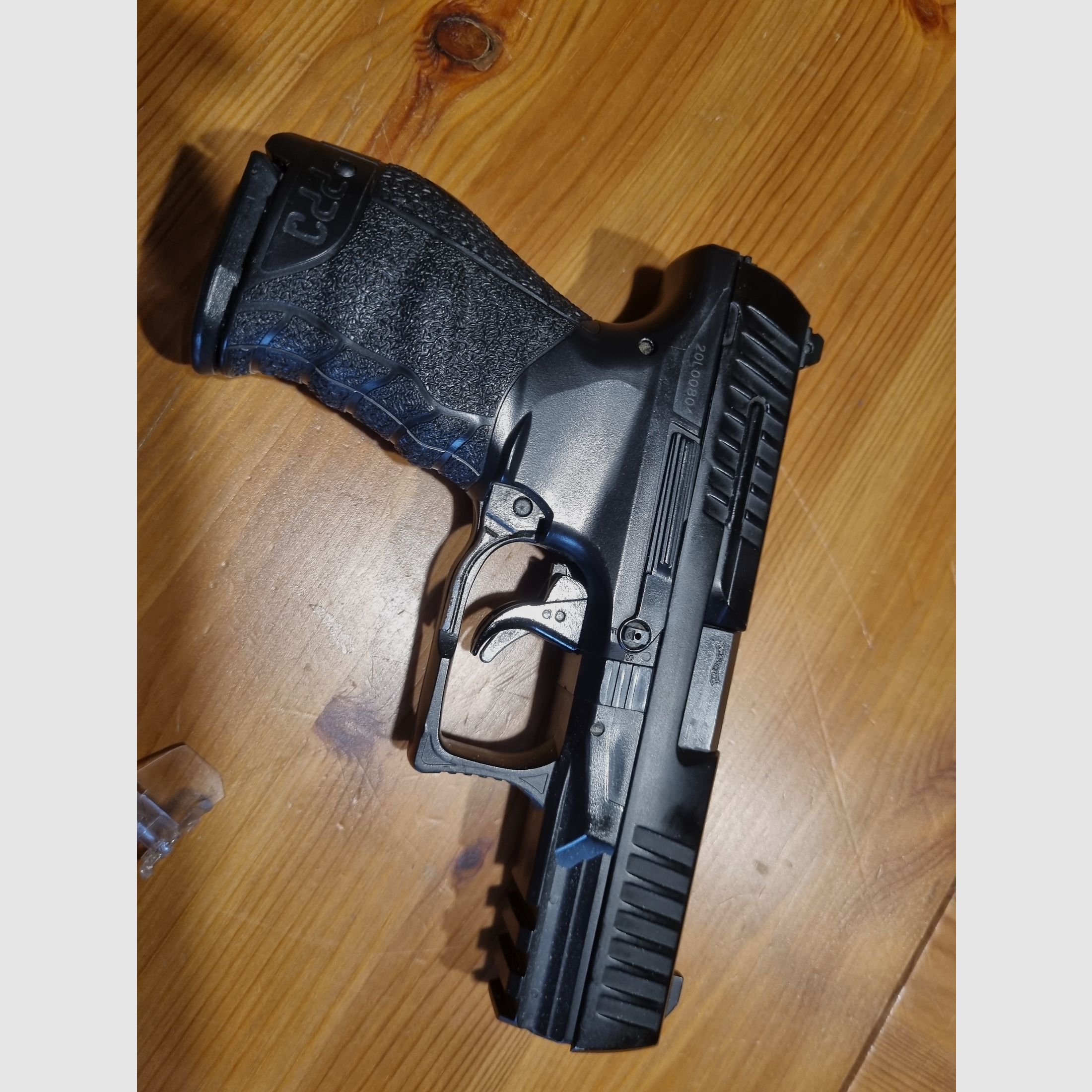 Airsoft Walther PPQ + Pumpgun M500 defekt